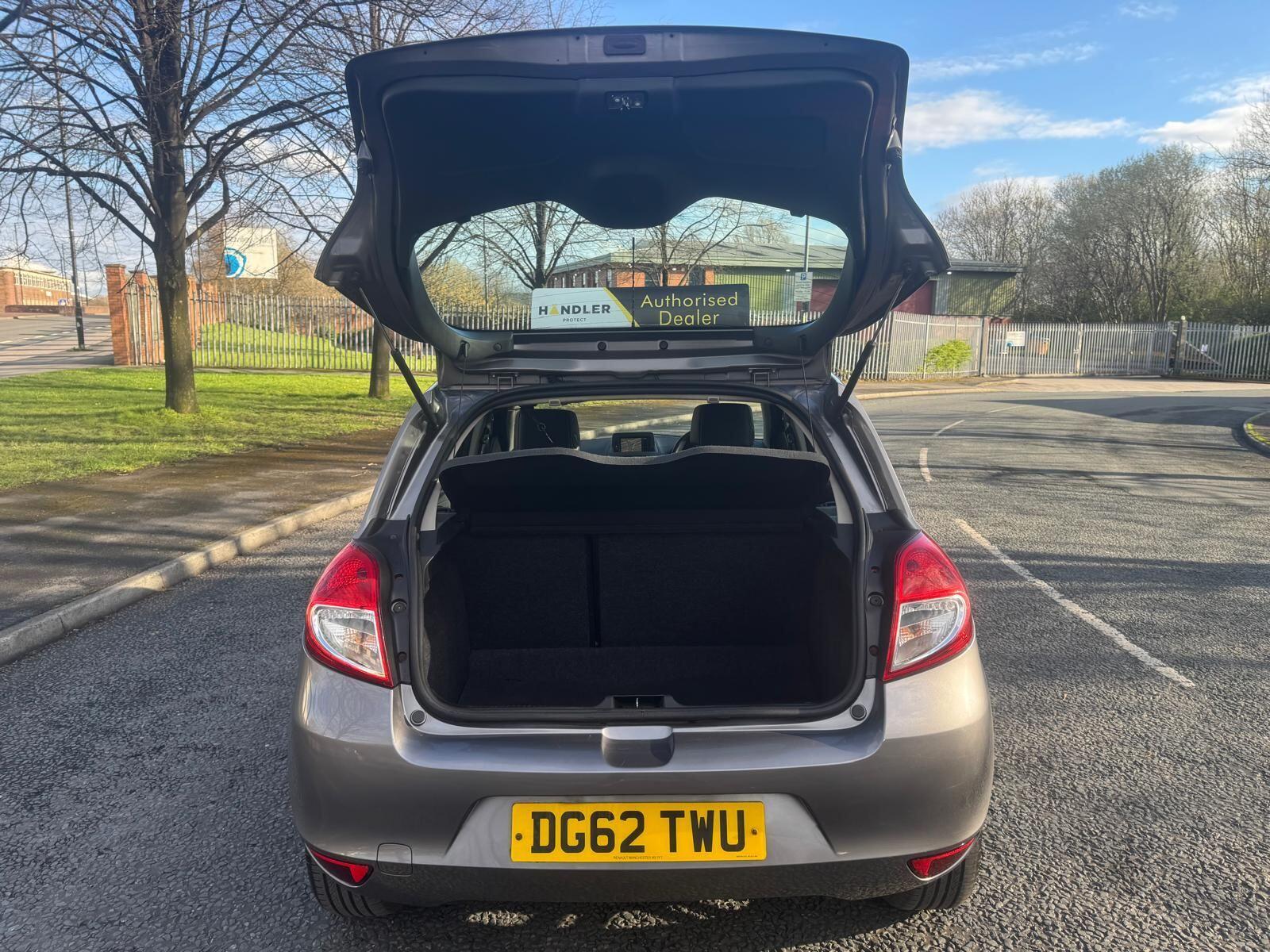 Renault Clio - Image 37