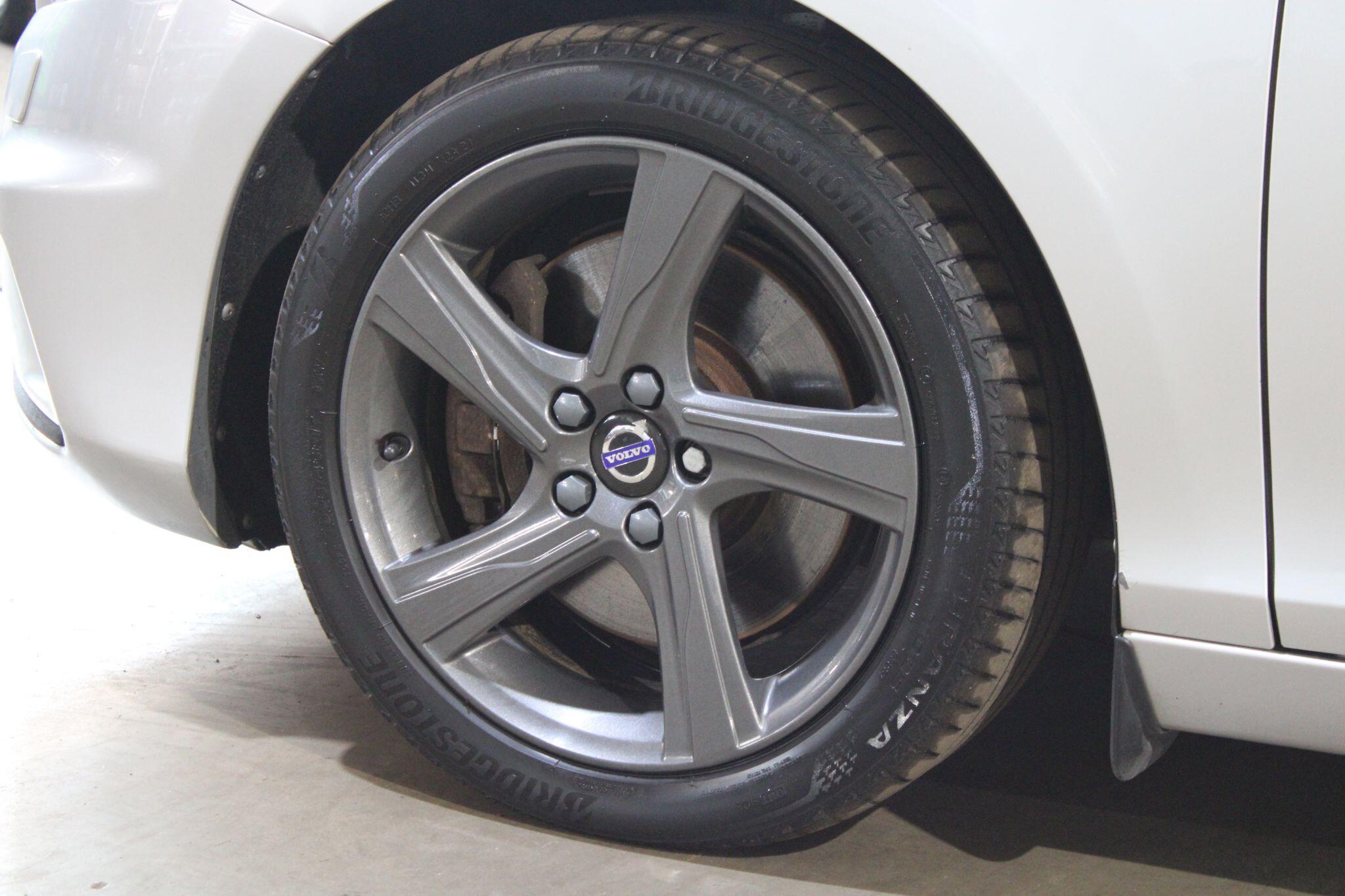 Volvo V40 - Image 30