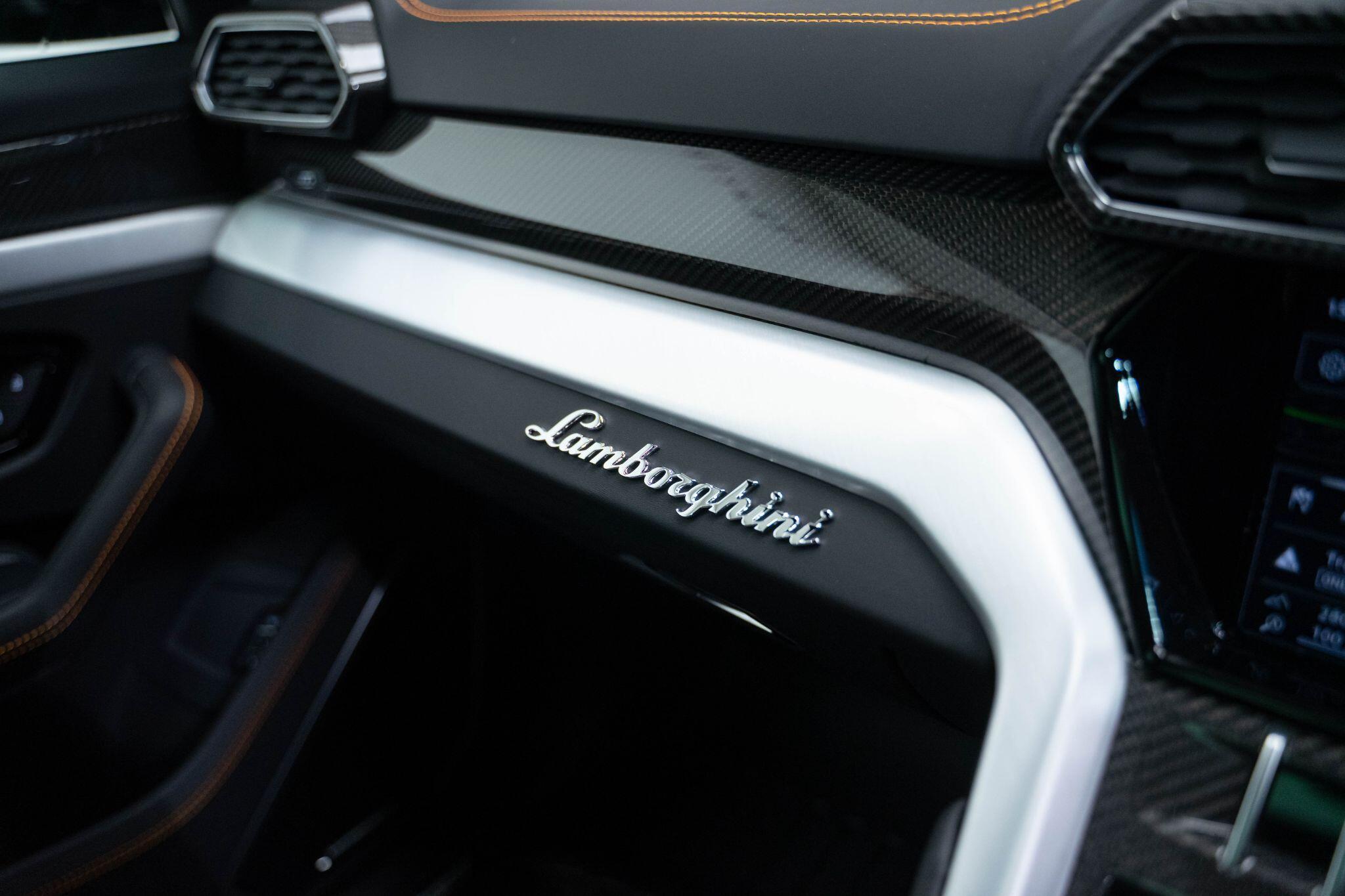 Lamborghini Urus - Image 40