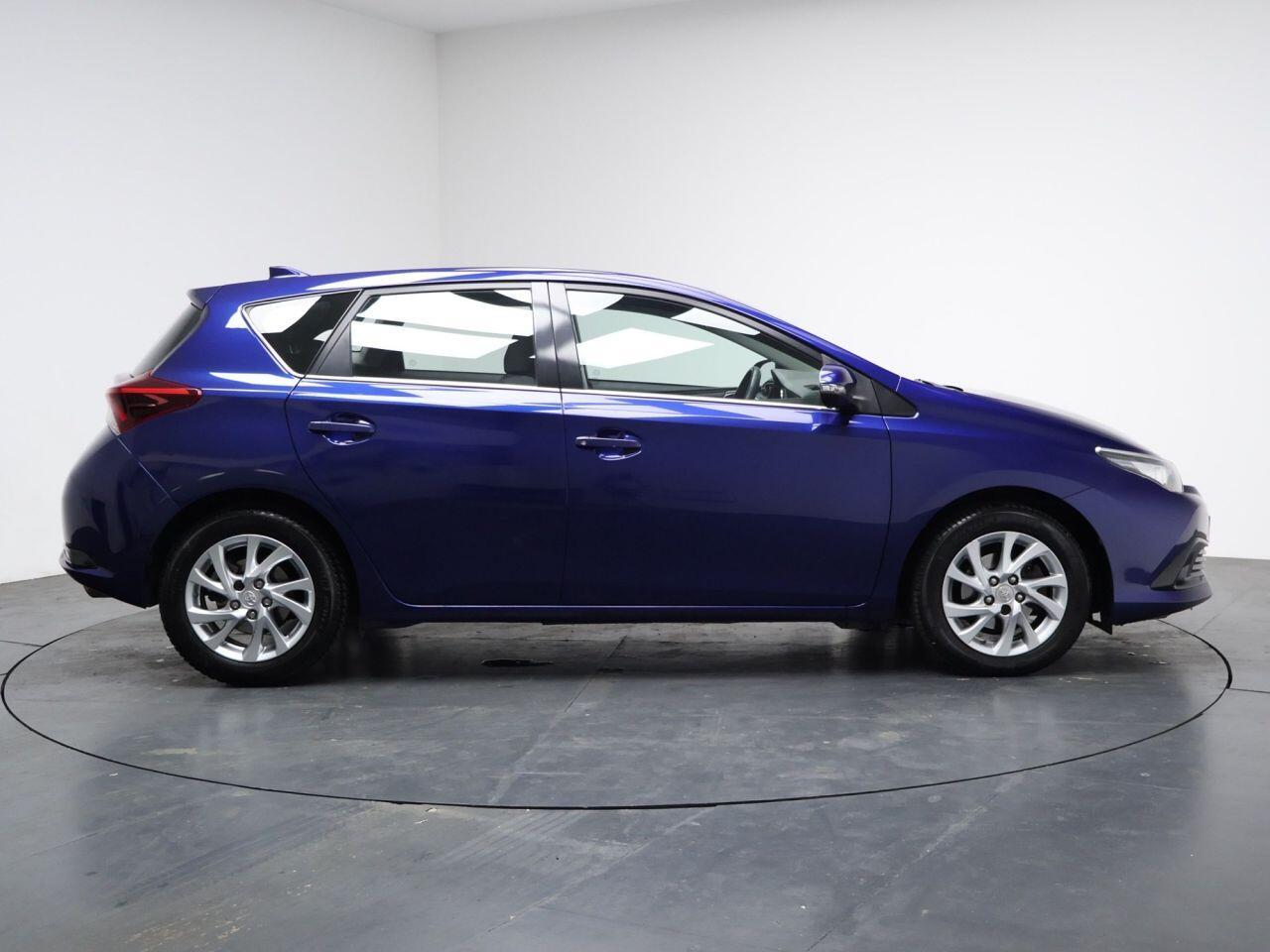 Toyota Auris - Image 14