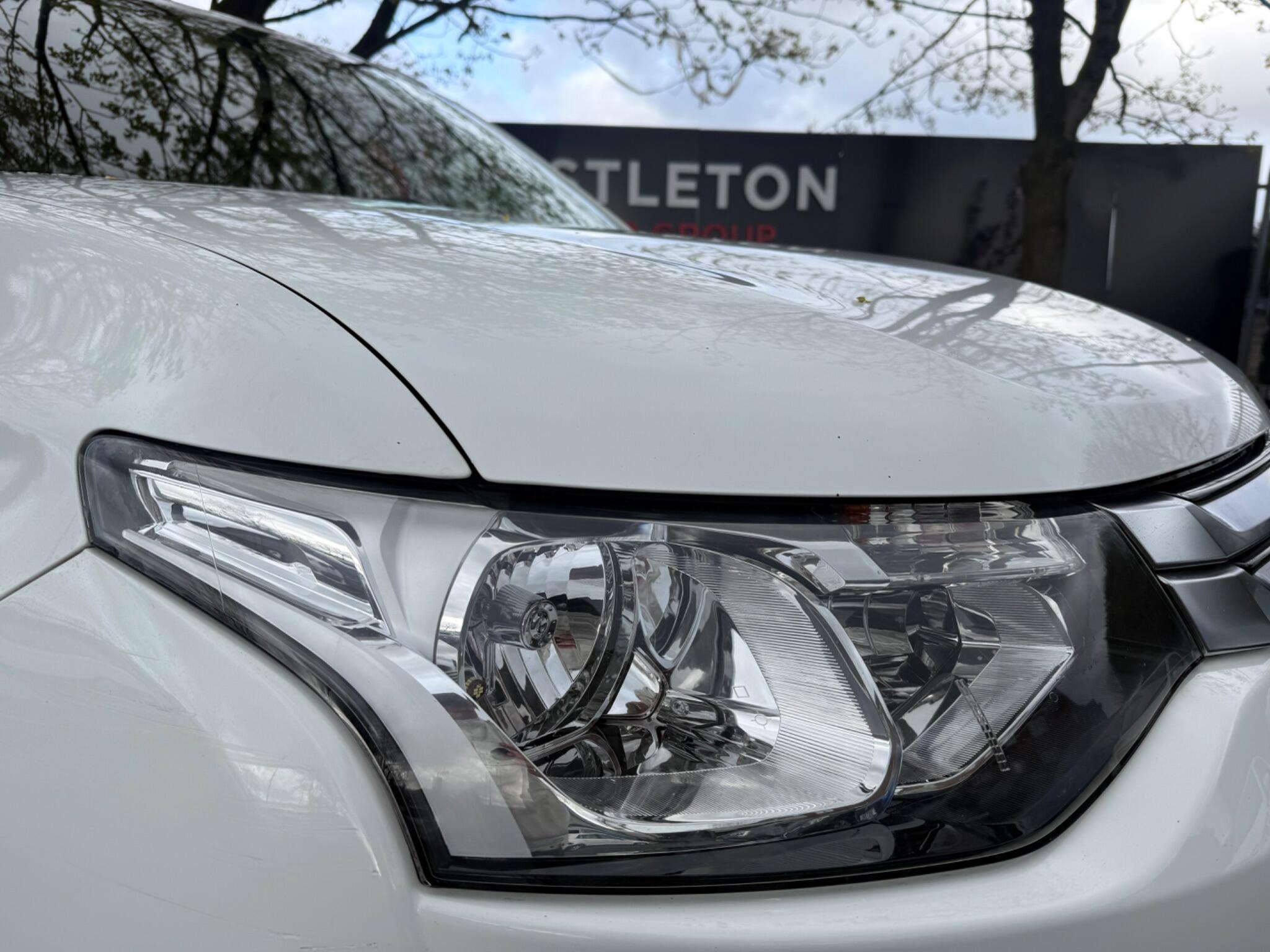 Mitsubishi Outlander - Image 21