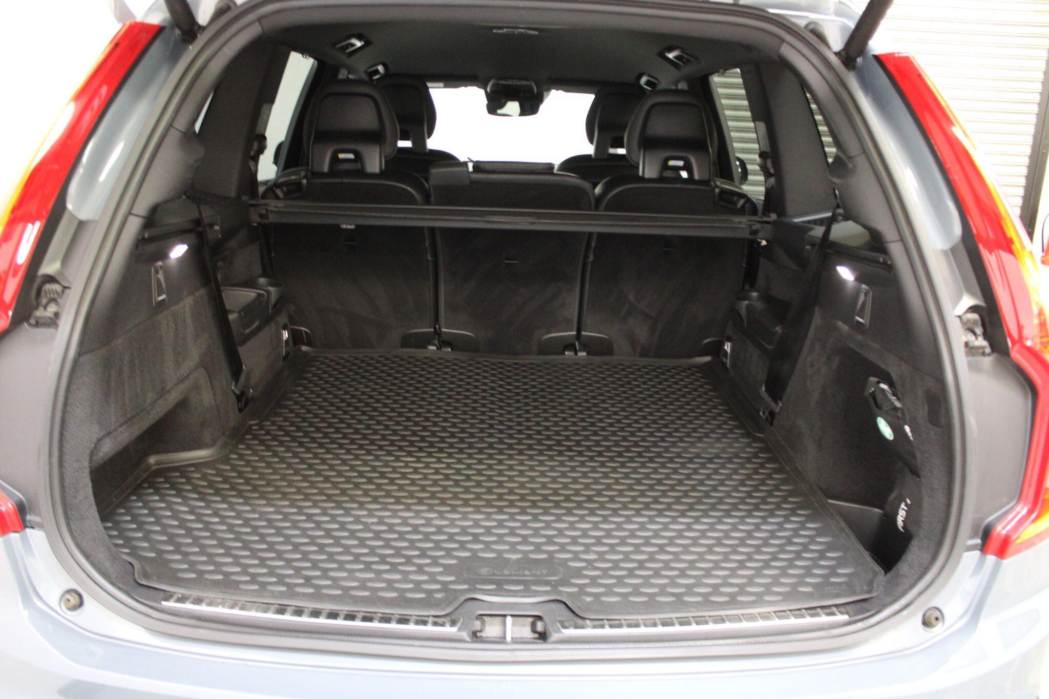 Volvo XC90 - Image 16