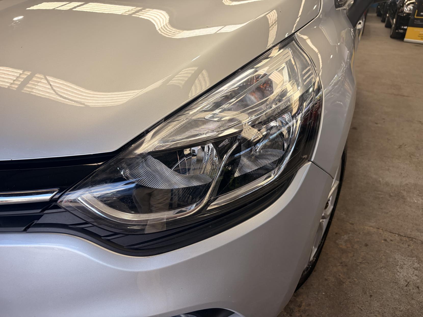 Renault Clio - Image 10