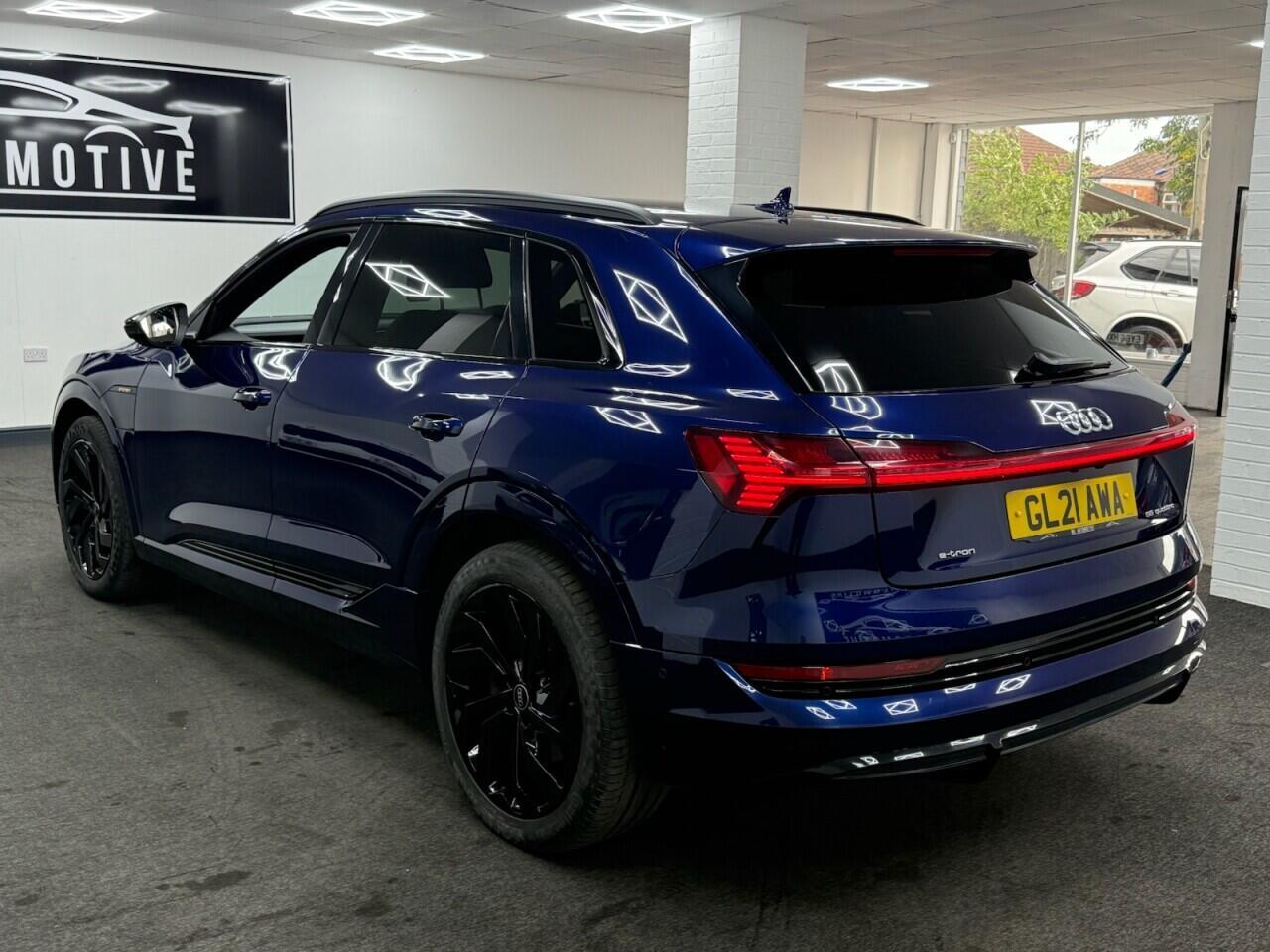 Audi E-Tron - Image 8