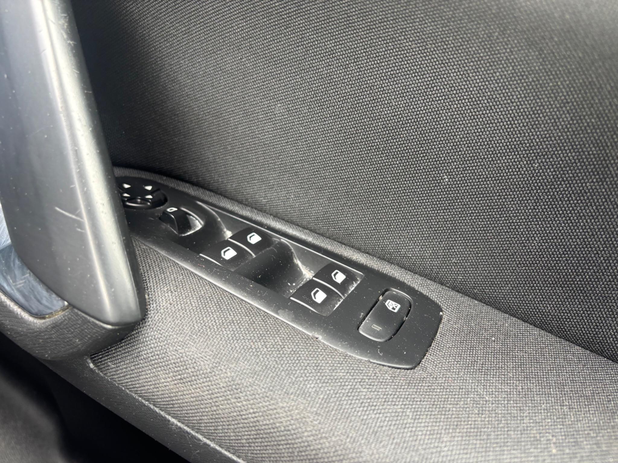 Peugeot 308 - Image 23