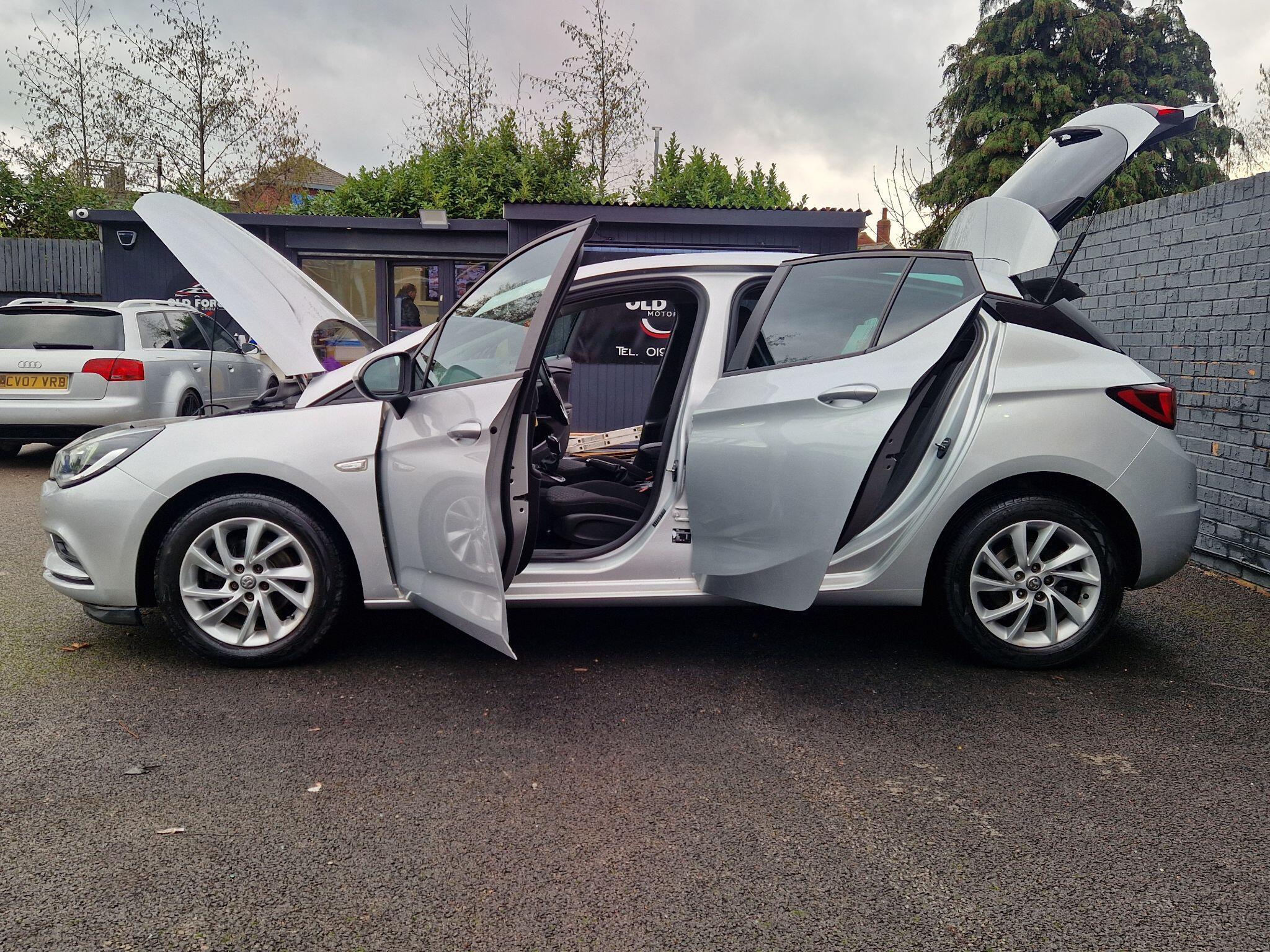 Vauxhall Astra - Image 14