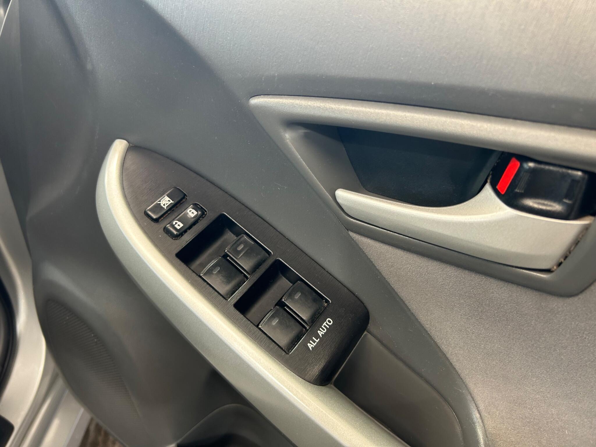 Toyota Prius - Image 13