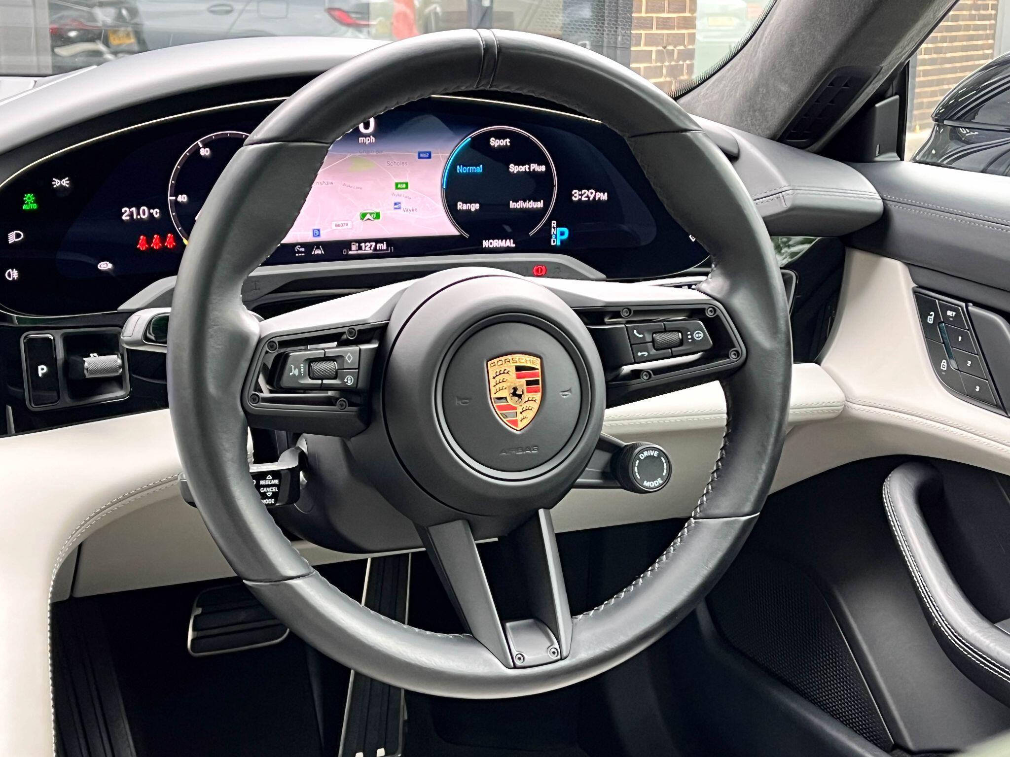 Porsche Taycan - Image 17