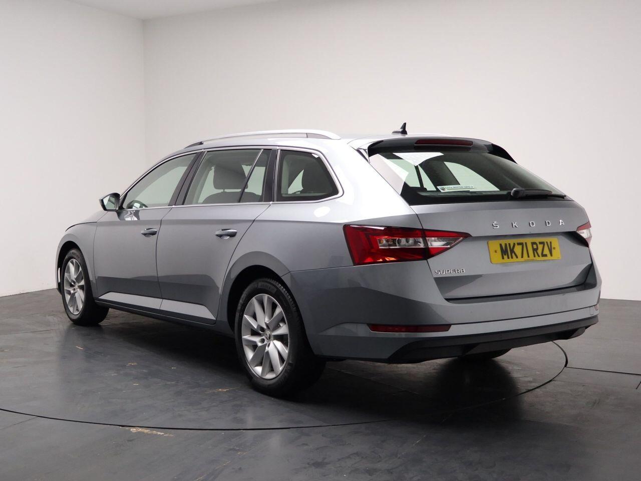 Skoda Superb - Image 19