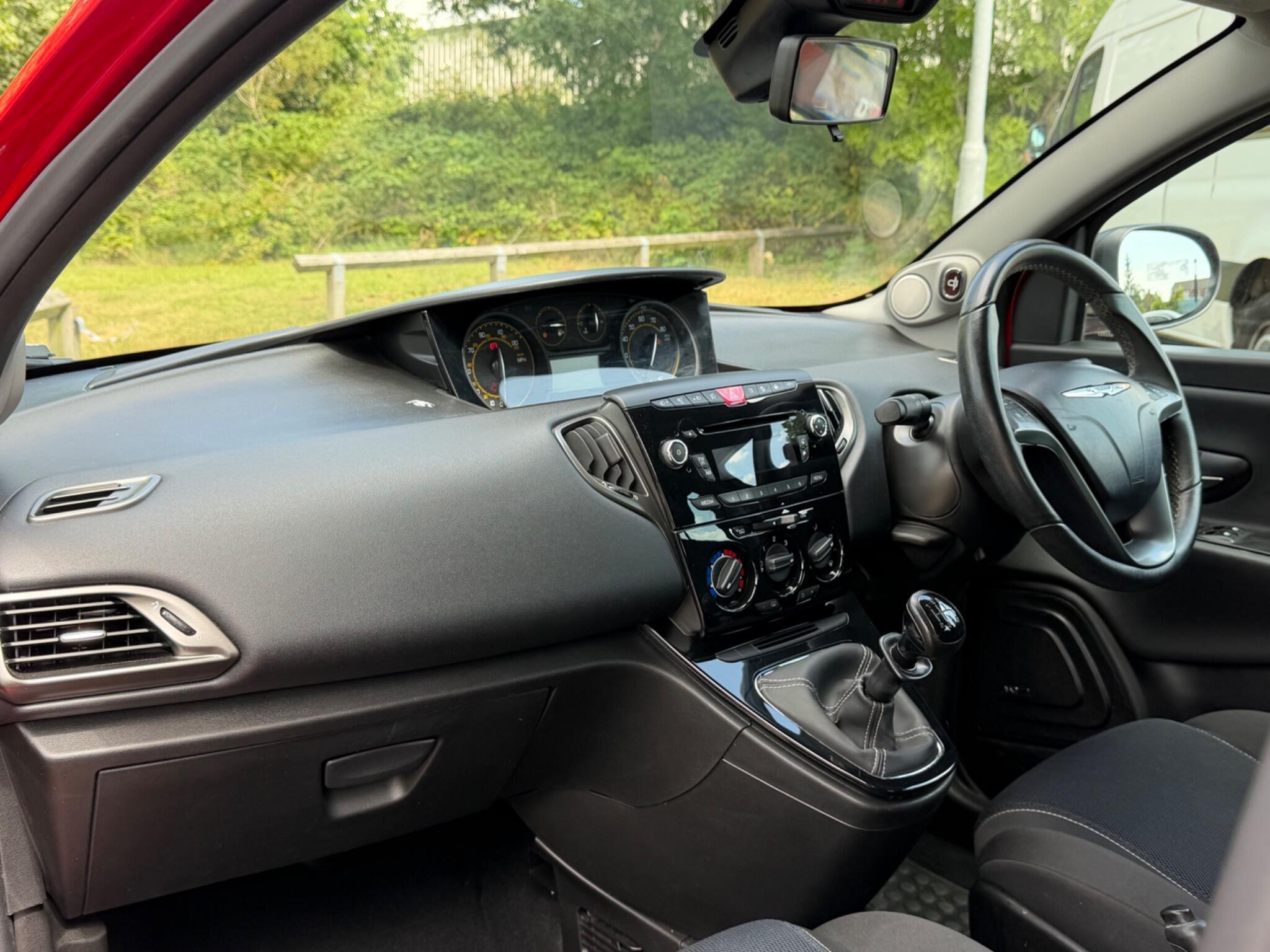 Chrysler Ypsilon - Image 6