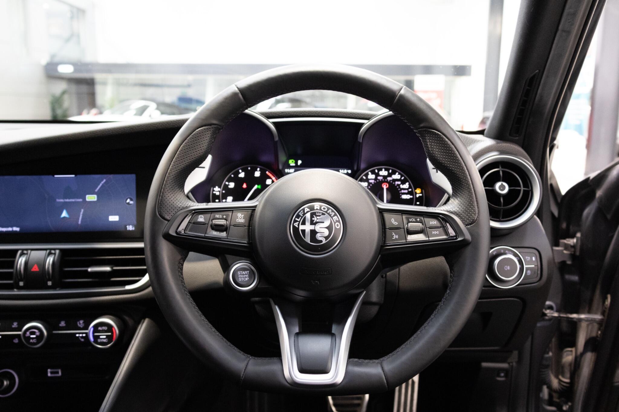 Alfa Romeo Giulia - Image 17