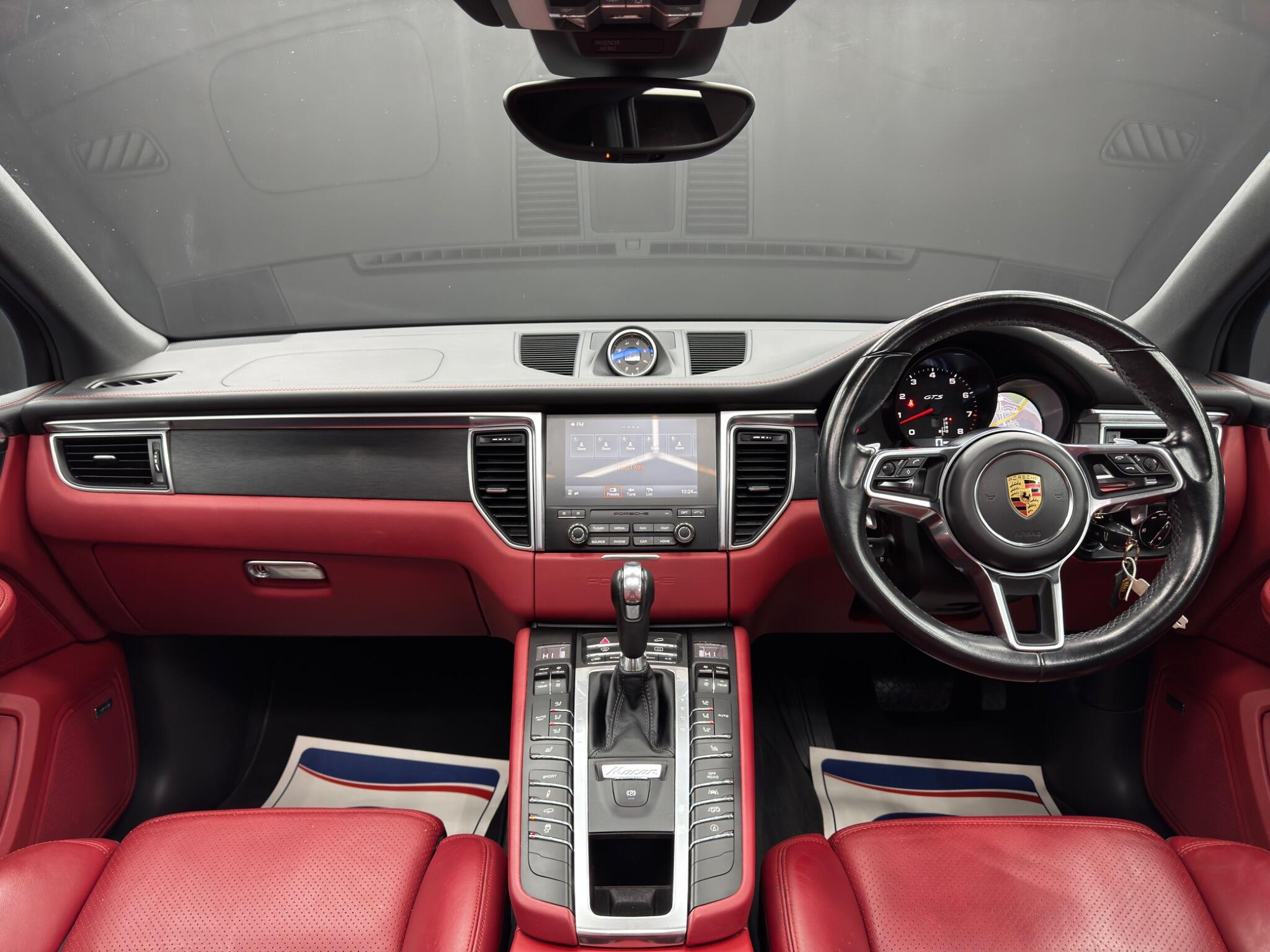 Porsche Macan - Image 10