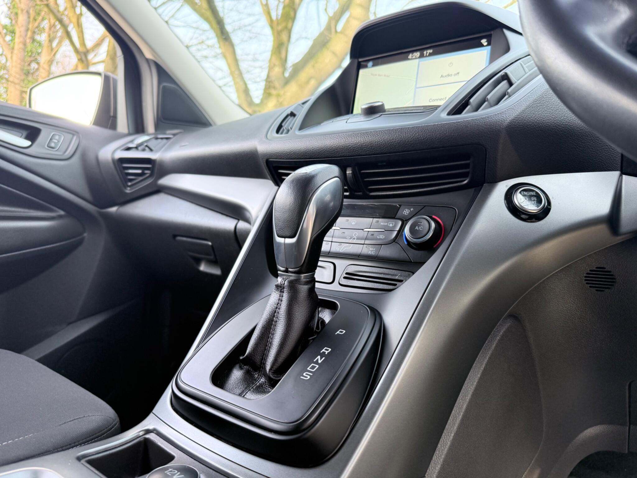 Ford Kuga - Image 37