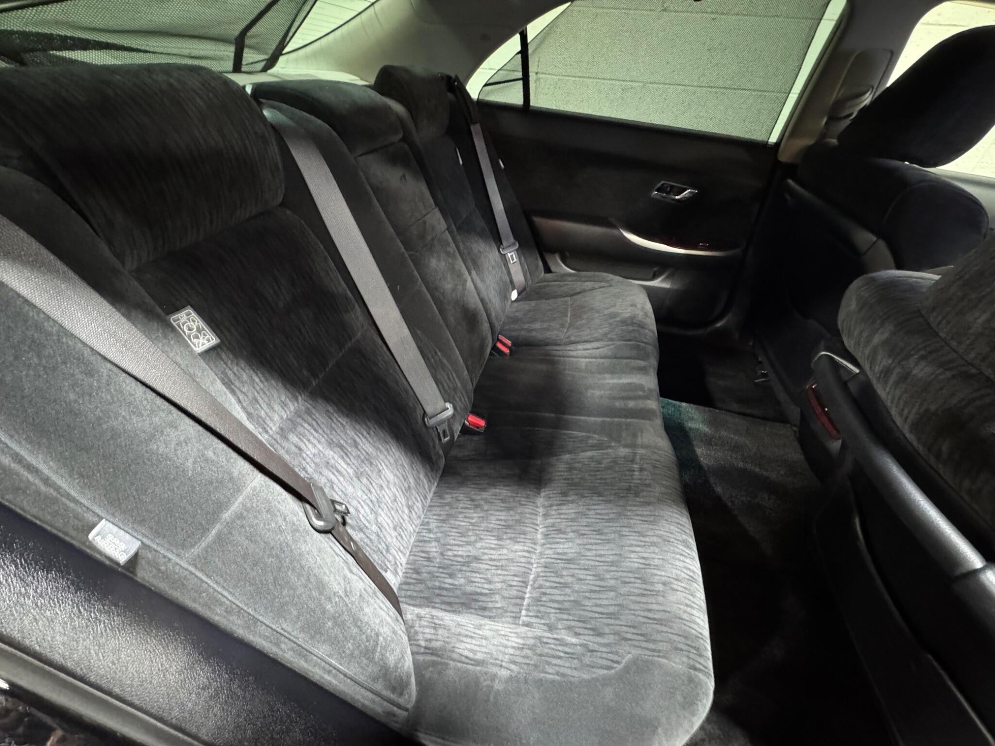 Toyota CROWN - Image 12