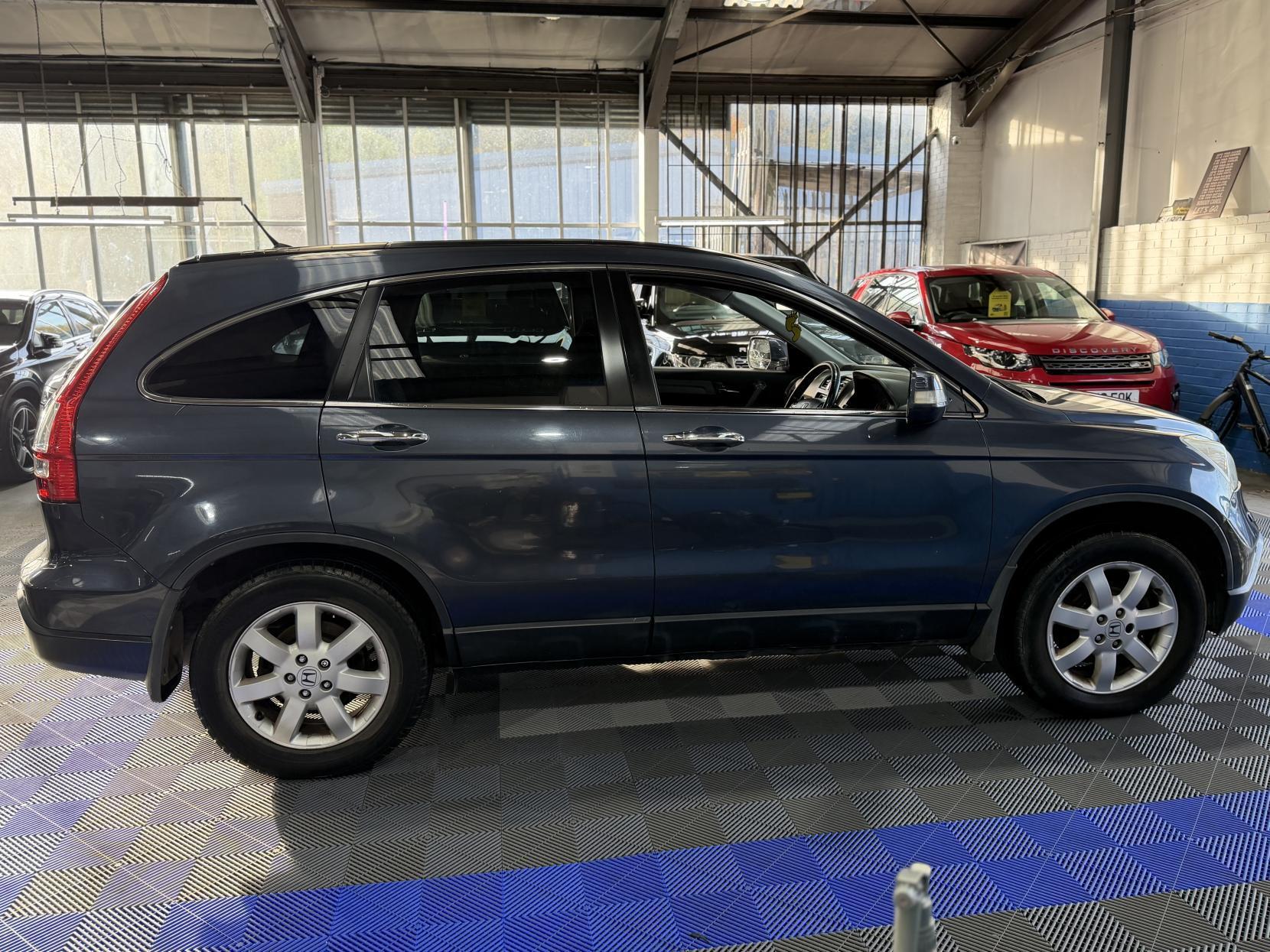 Honda CR-V - Image 11