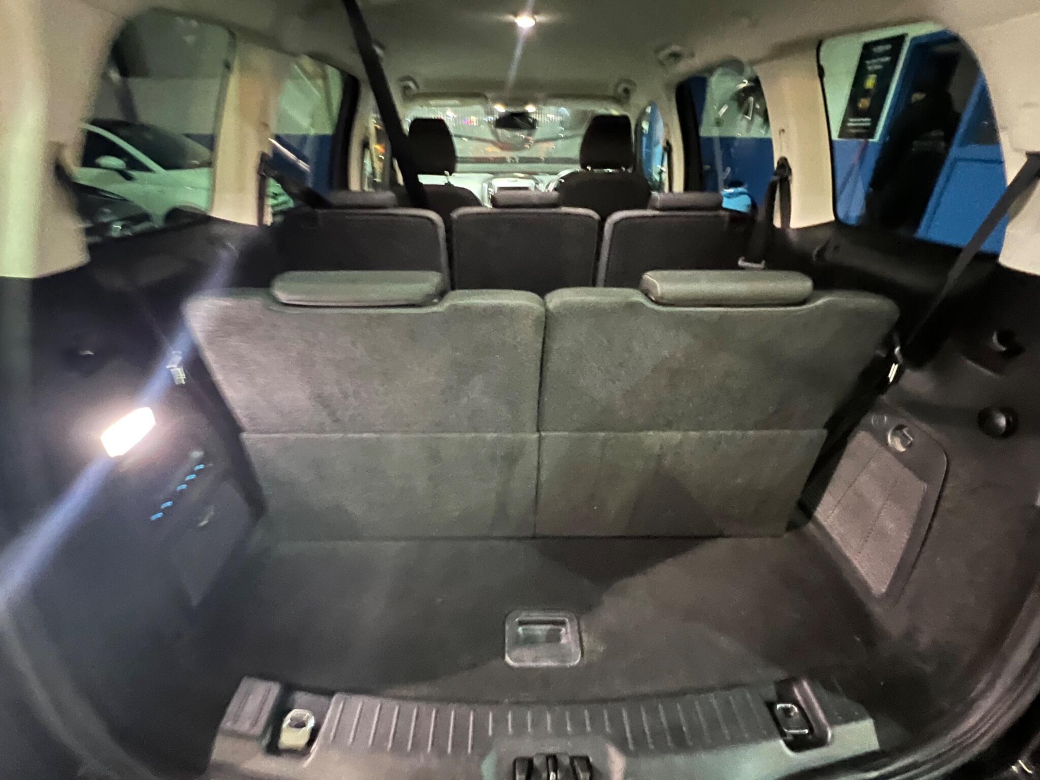 Ford Galaxy - Image 25