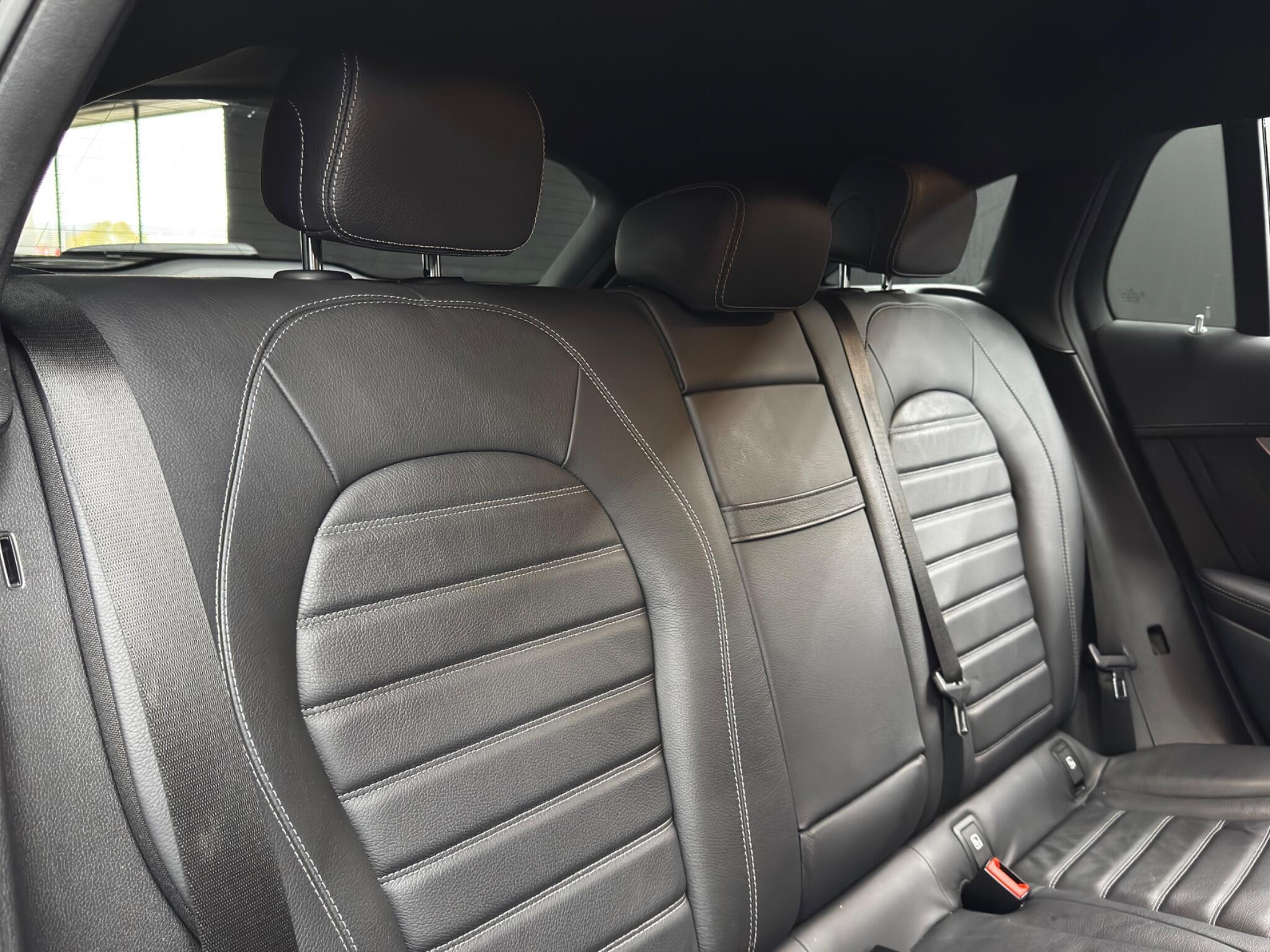 Mercedes Eqc - Image 15
