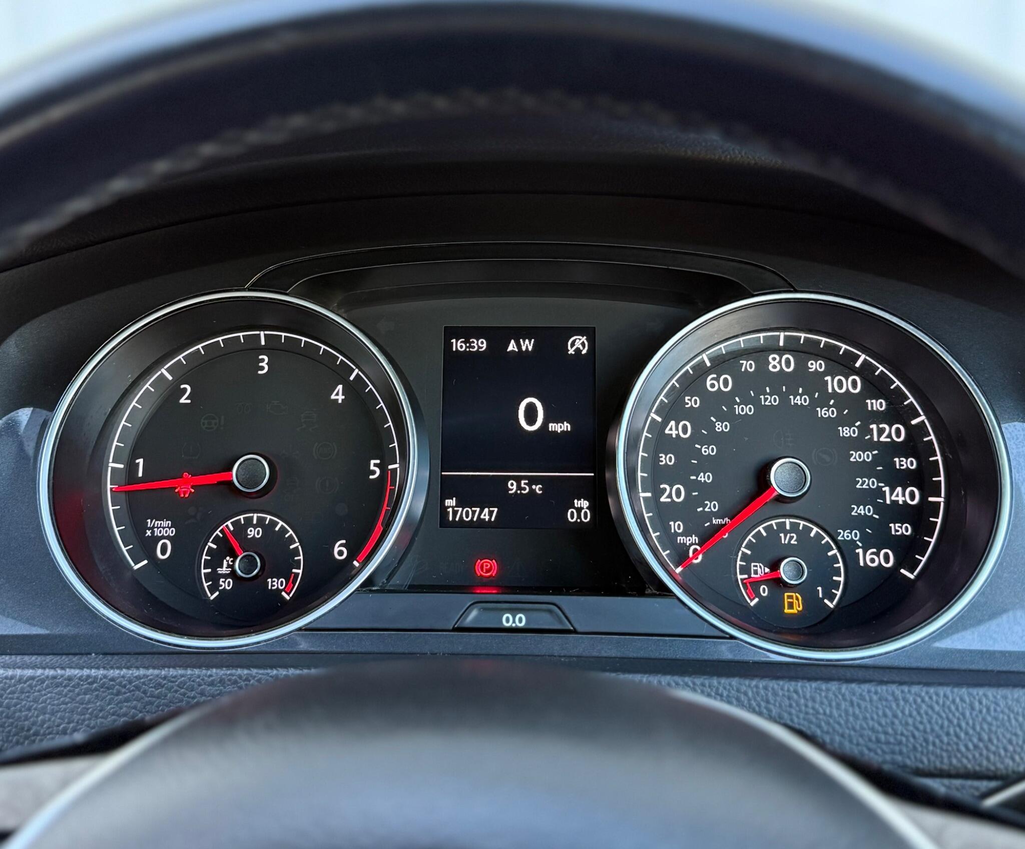 Volkswagen Golf - Image 38