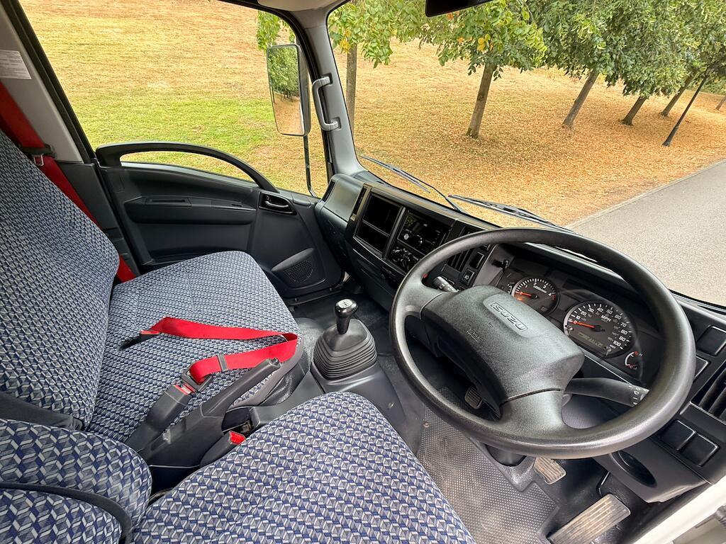 Isuzu Grafter - Image 13