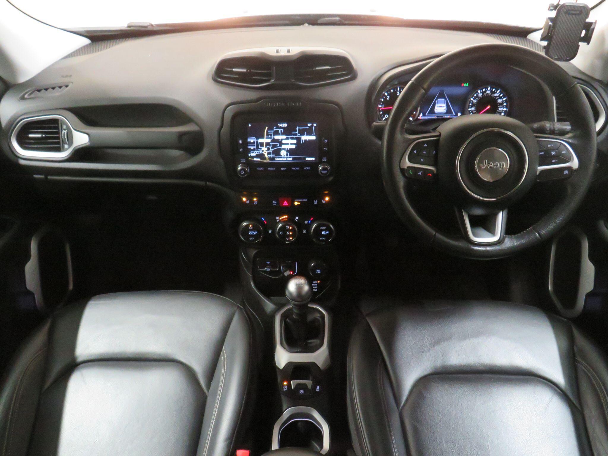 Jeep Renegade - Image 20