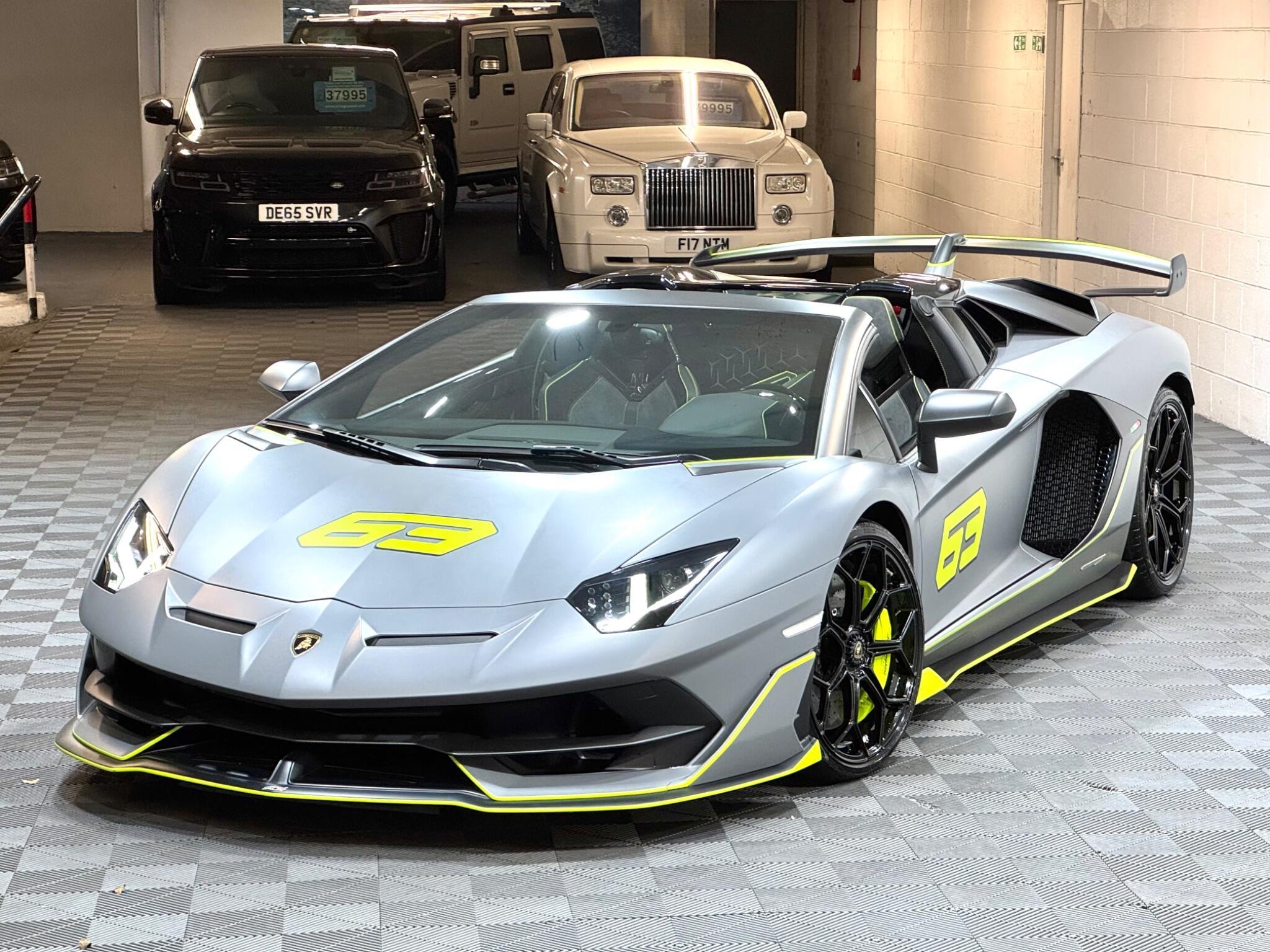 Lamborghini Aventador - Image 6