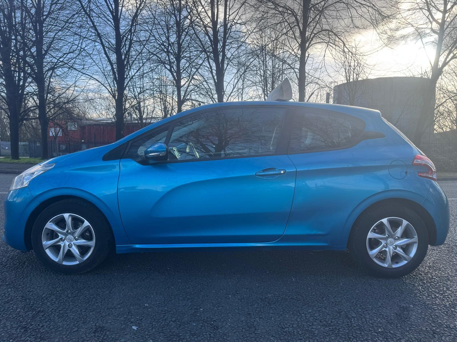 Peugeot 208 - Image 8