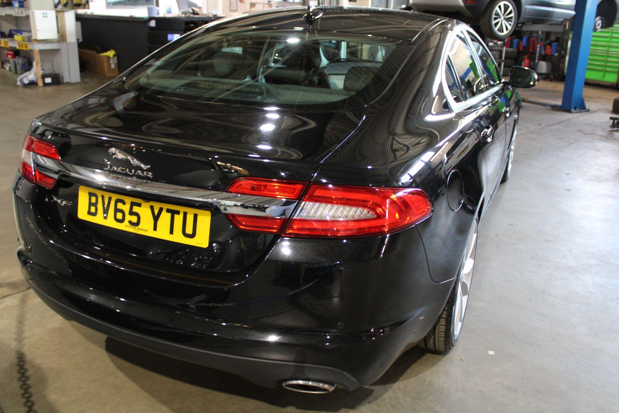 Jaguar XF - Image 20
