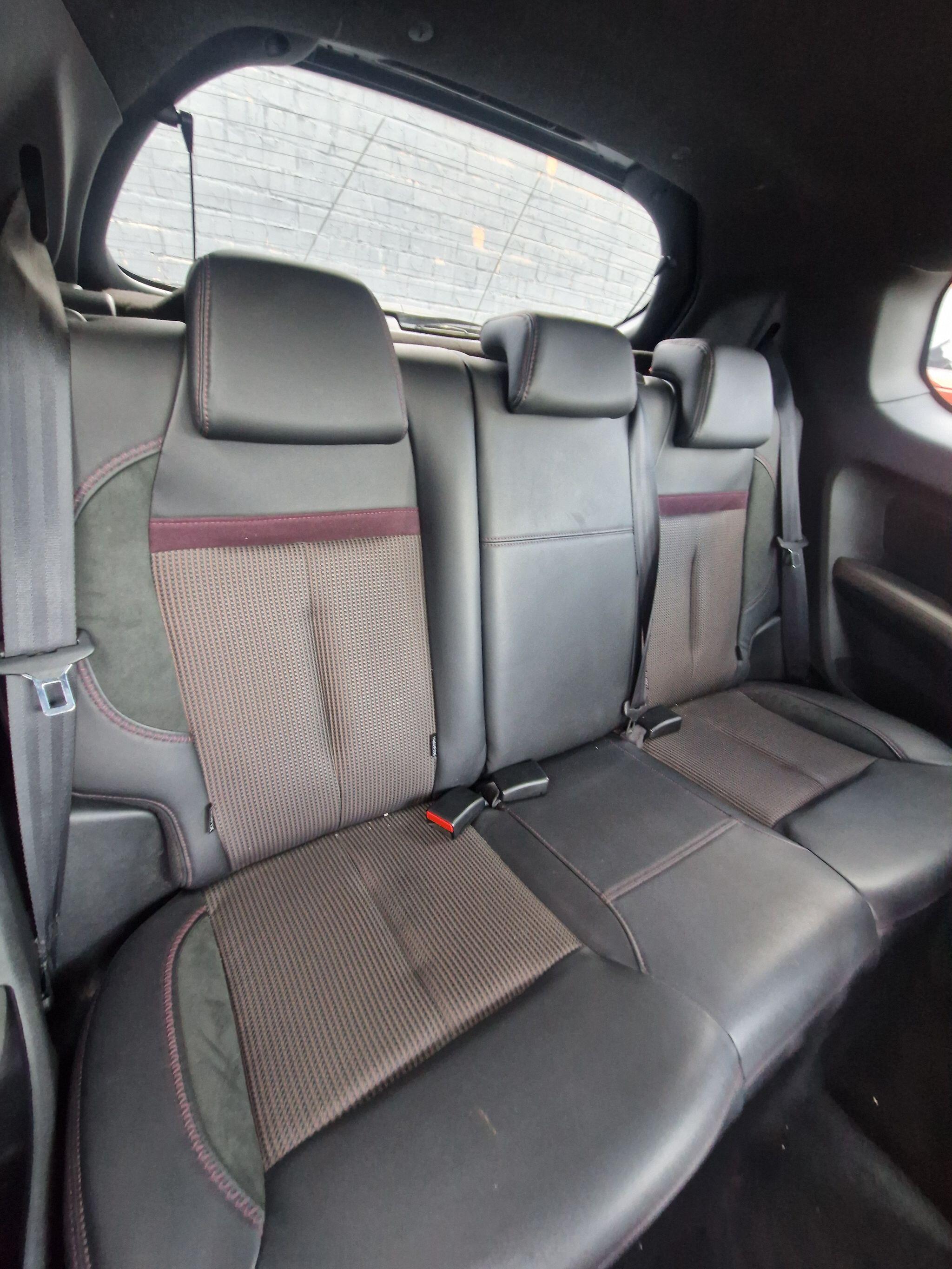 Peugeot 208 - Image 33