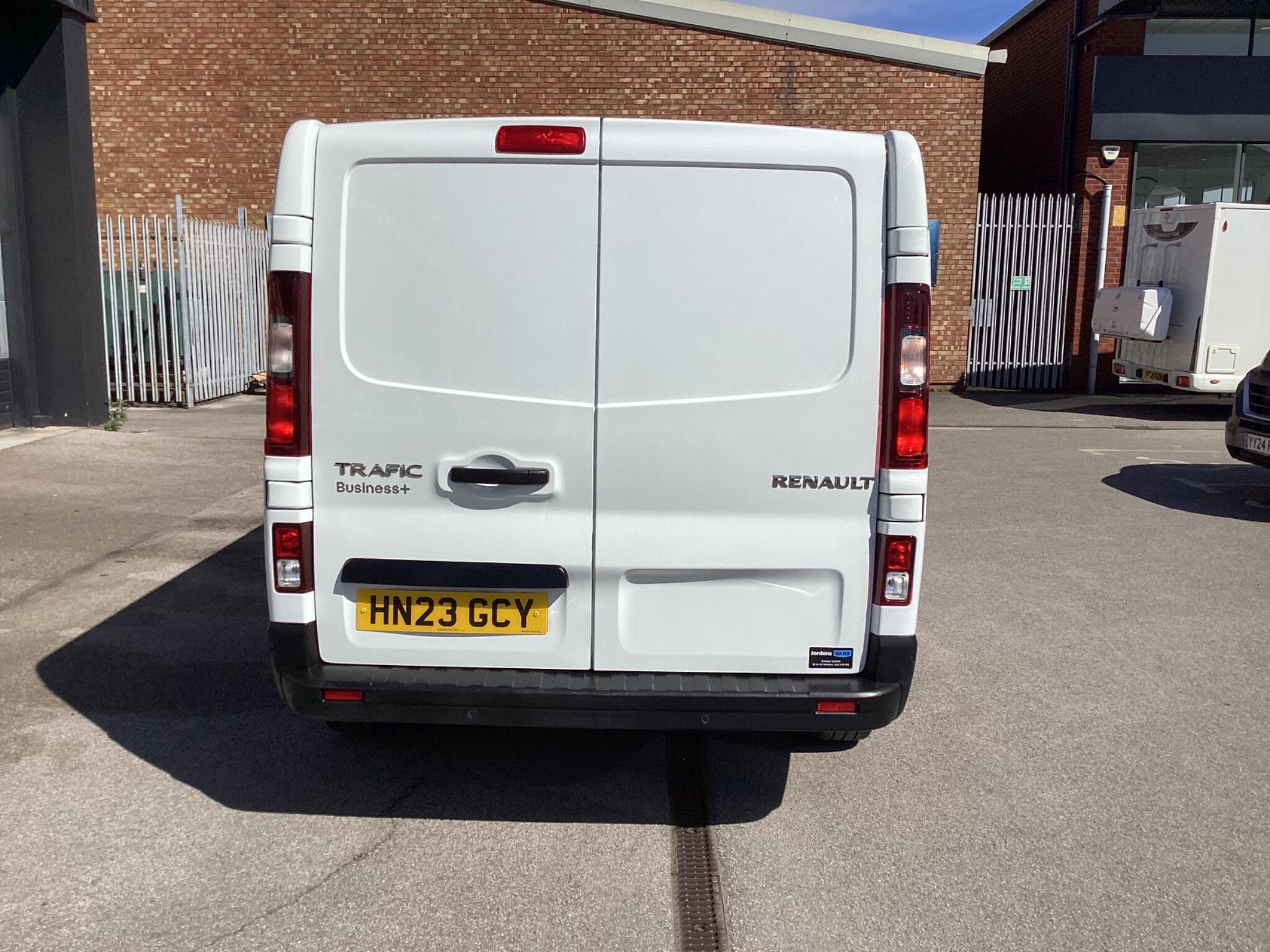 Renault Trafic - Image 6