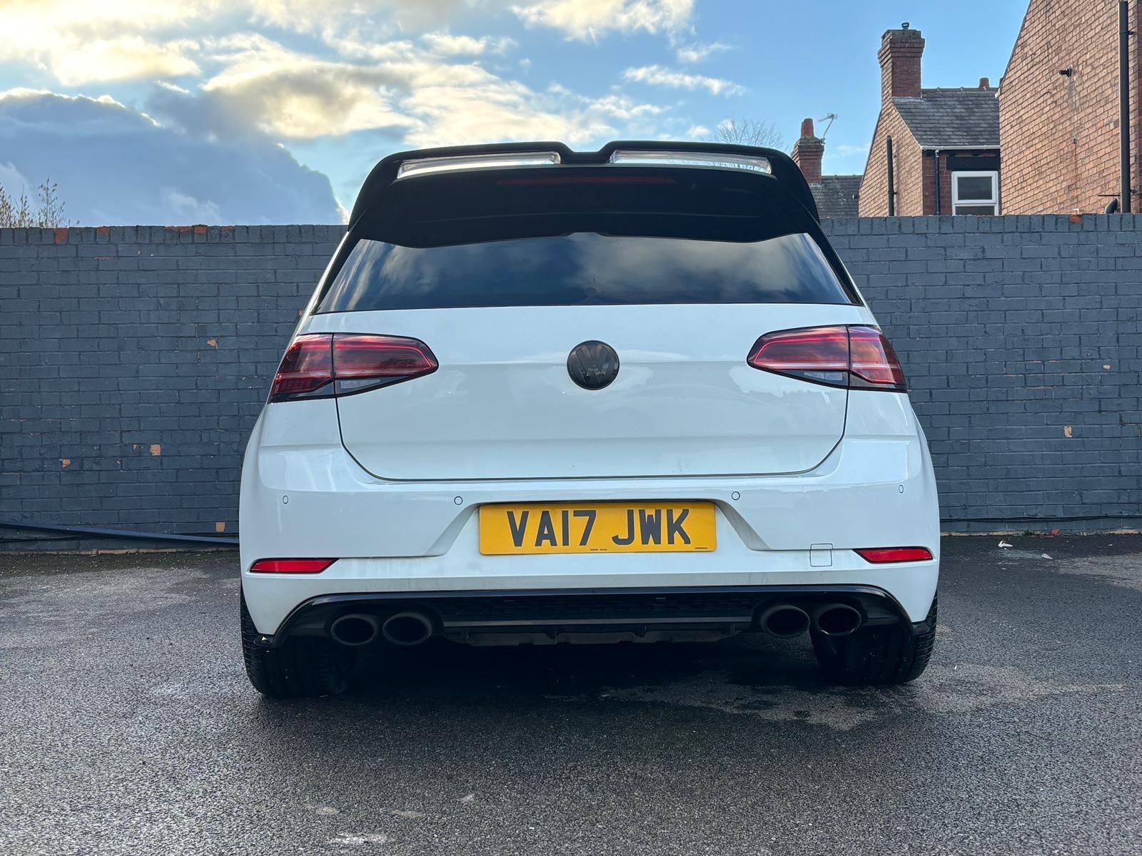 Volkswagen Golf - Image 23