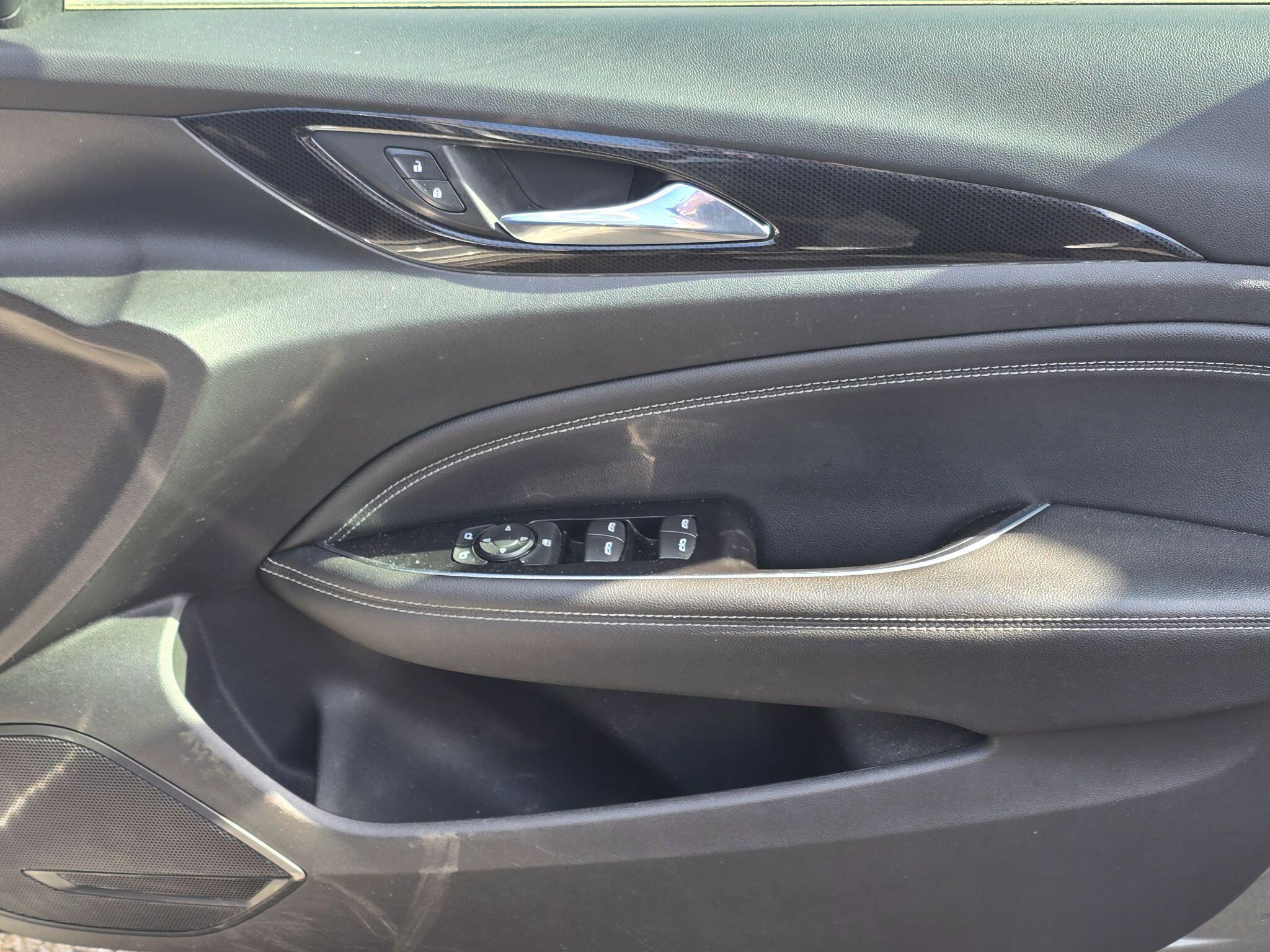 Vauxhall Insignia - Image 31