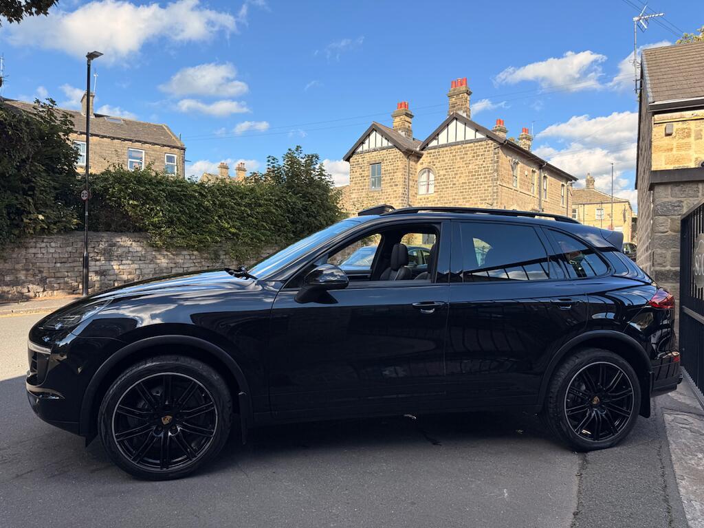 Porsche Cayenne - Image 8