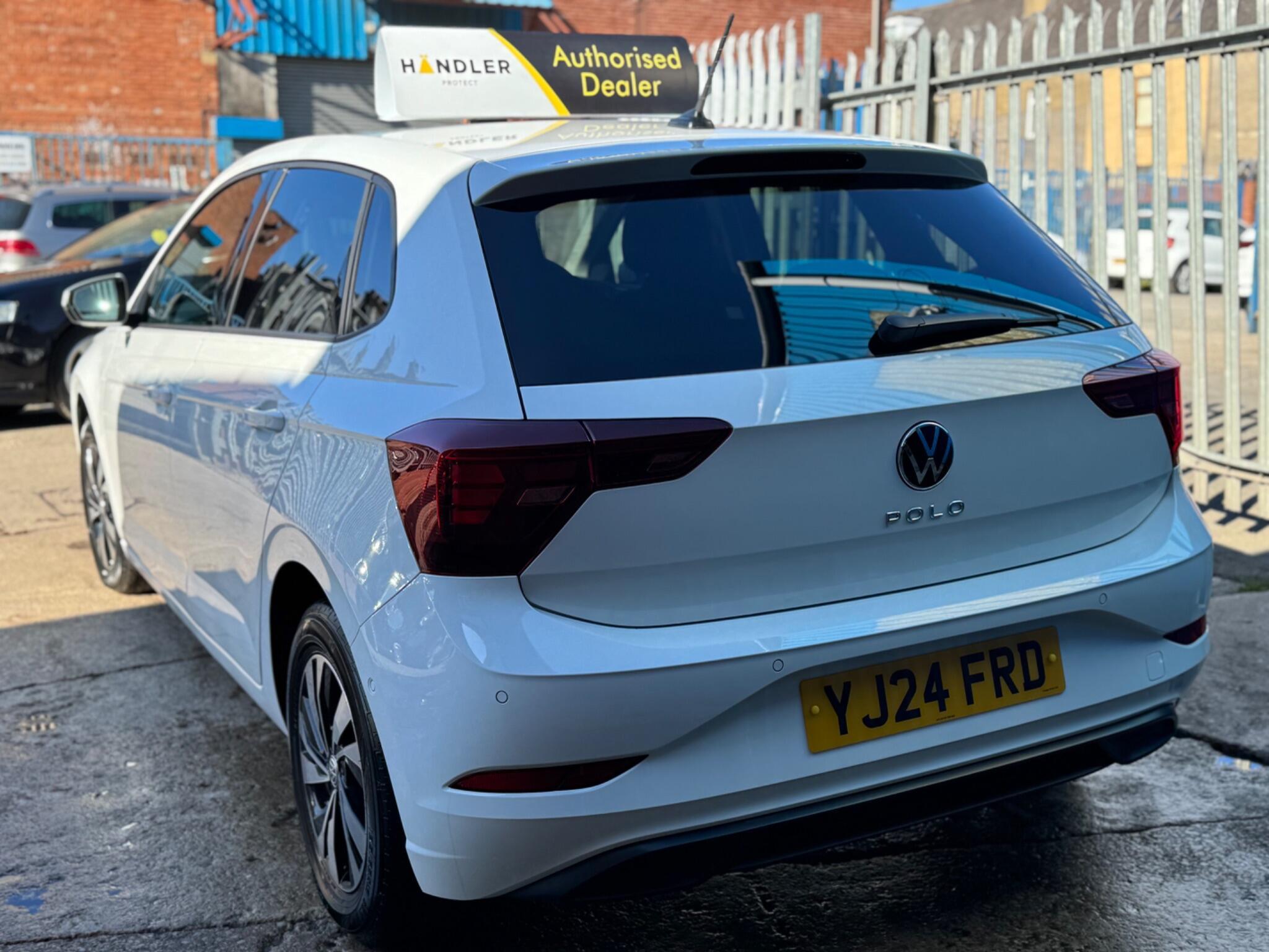 Volkswagen Polo - Image 14