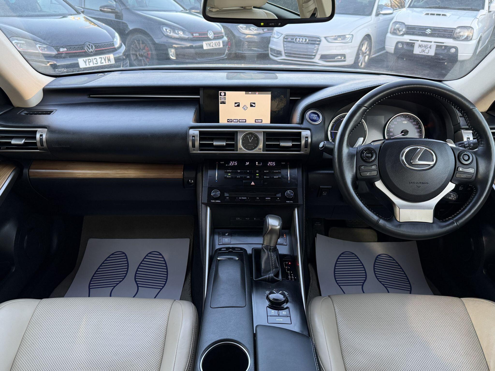 Lexus IS - Image 3