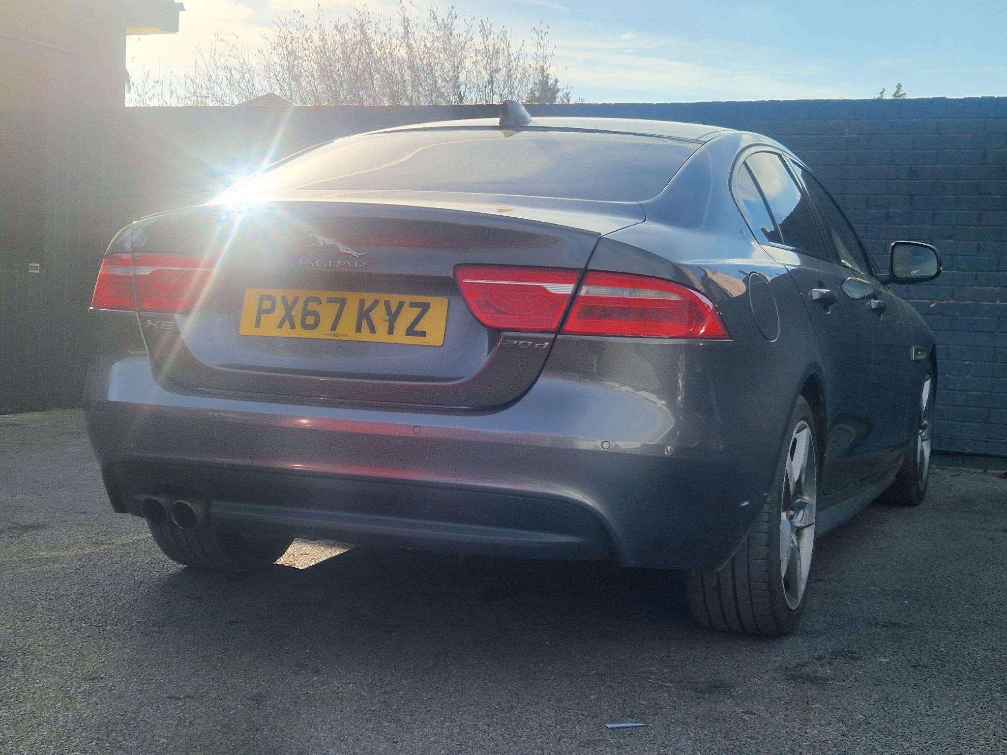 Jaguar XE - Image 25