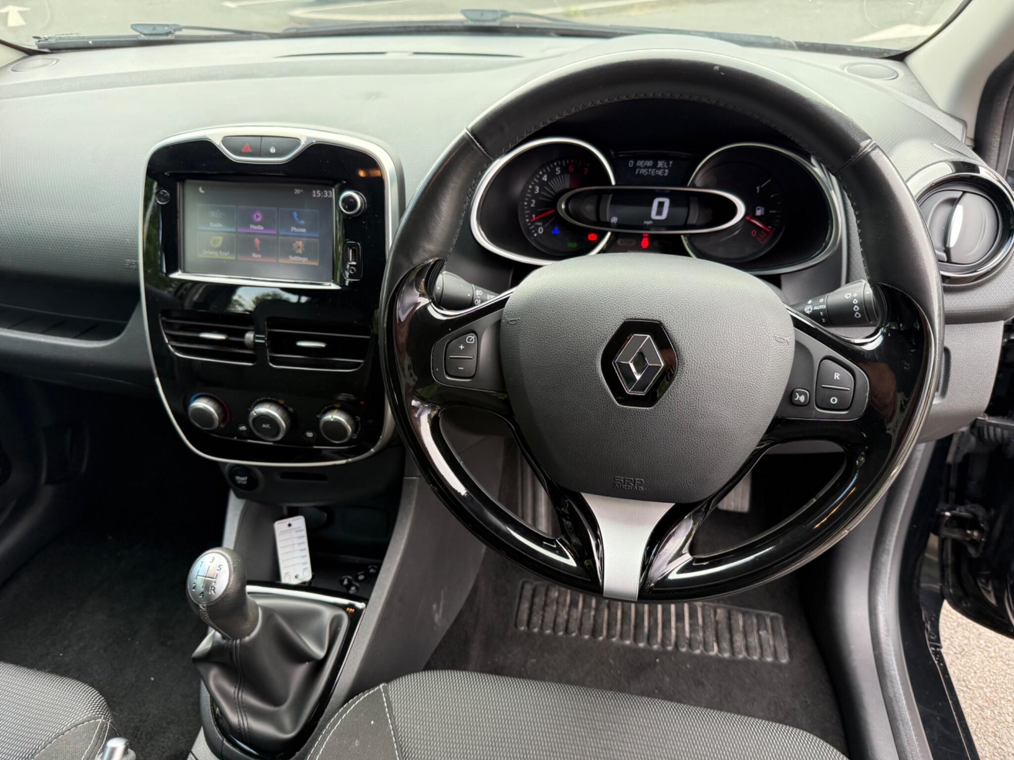 Renault Clio - Image 9