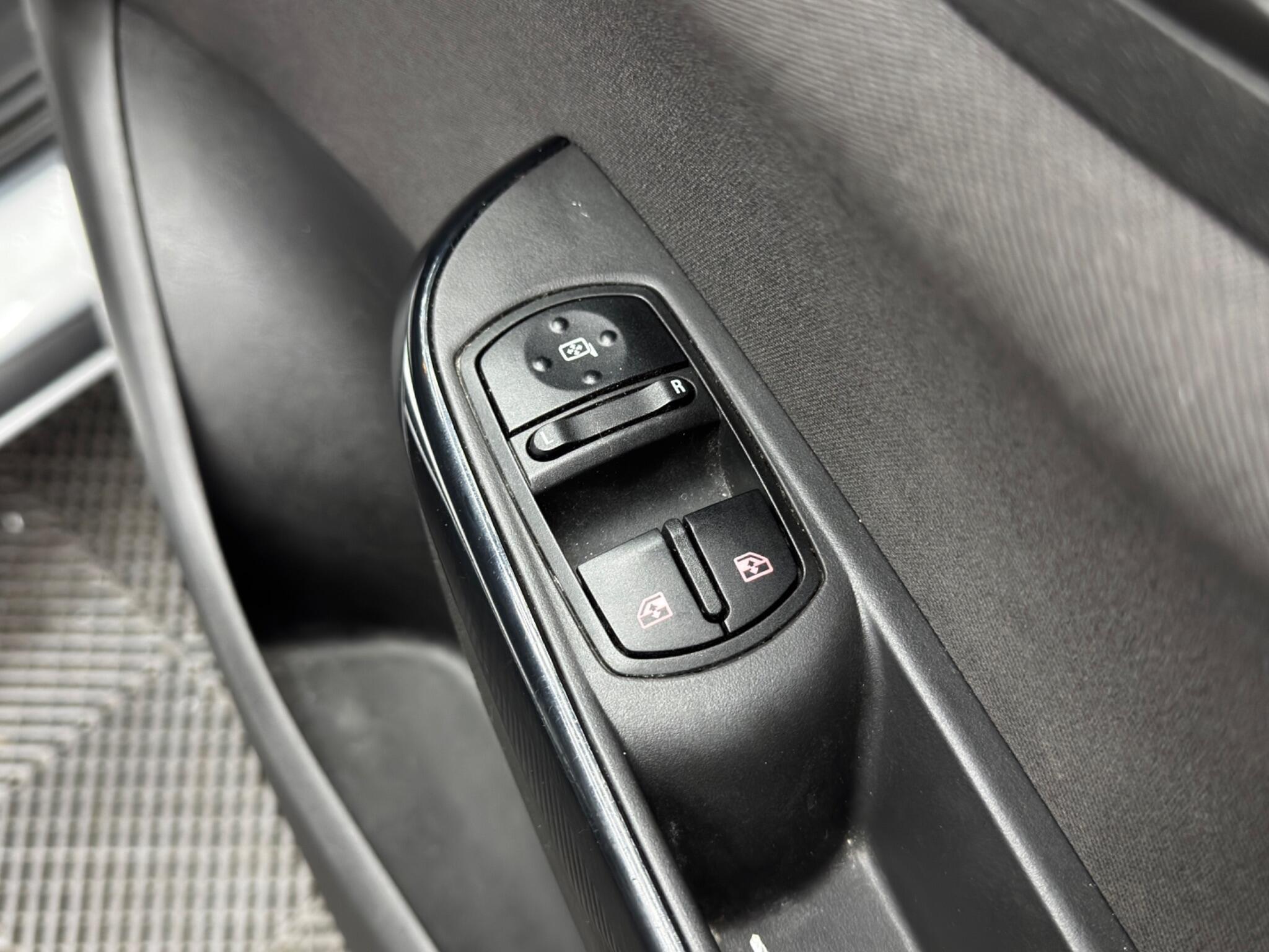 Vauxhall Corsa - Image 33