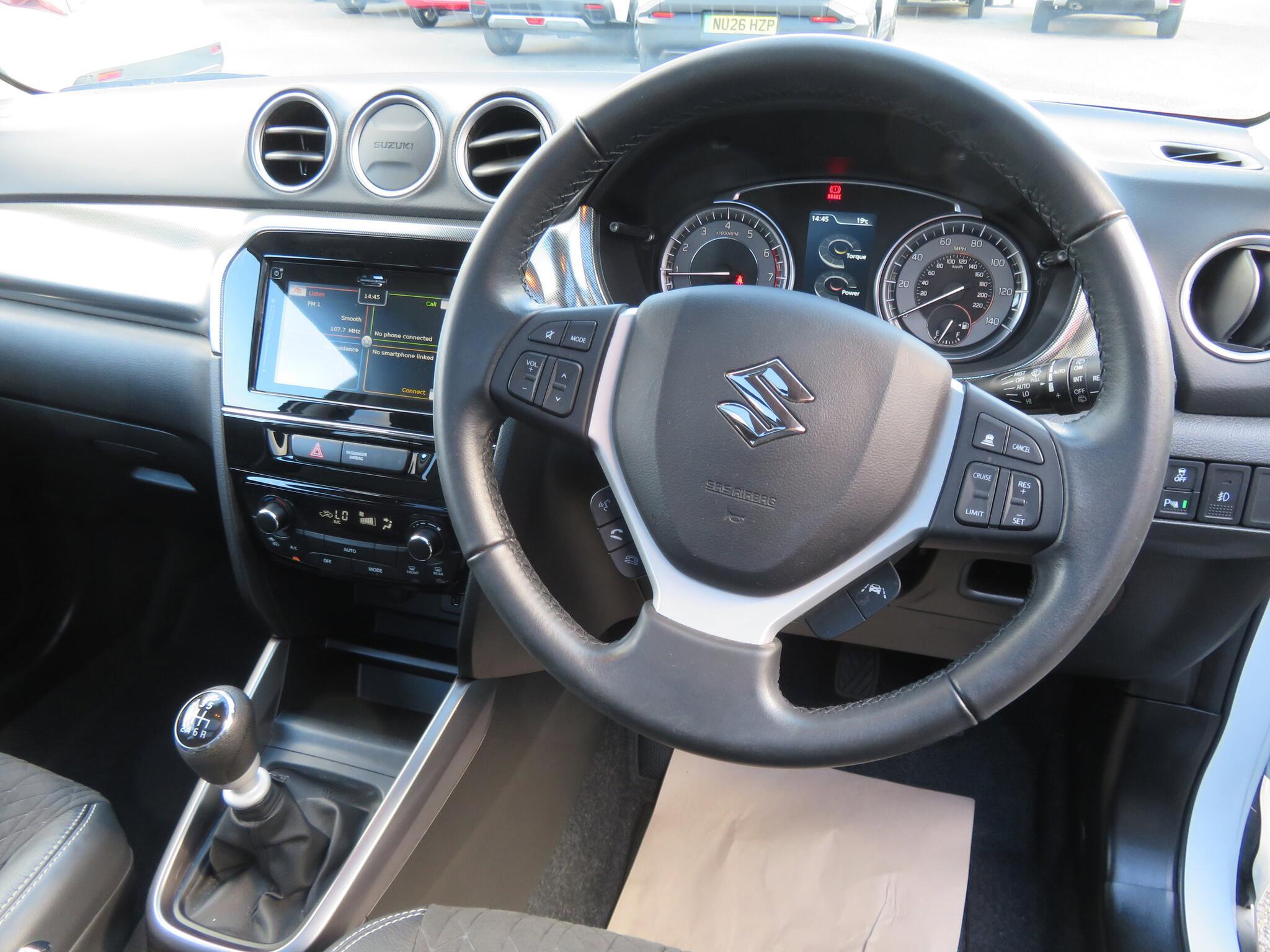 Suzuki Vitara - Image 14