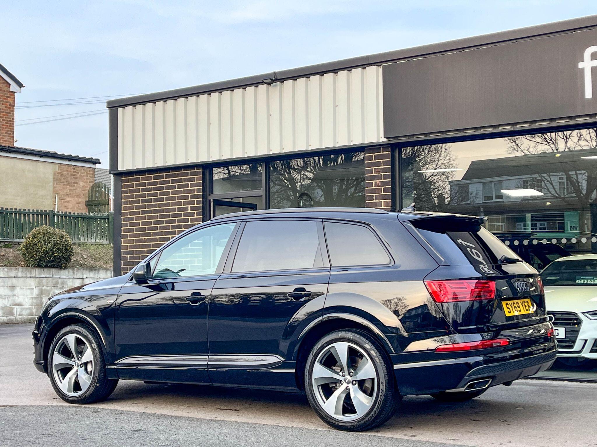 Audi Q7 - Image 4