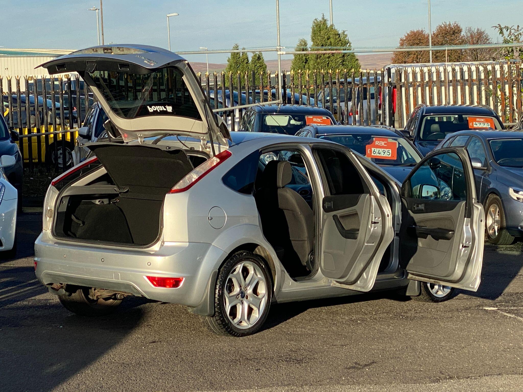 Ford Focus - Image 2
