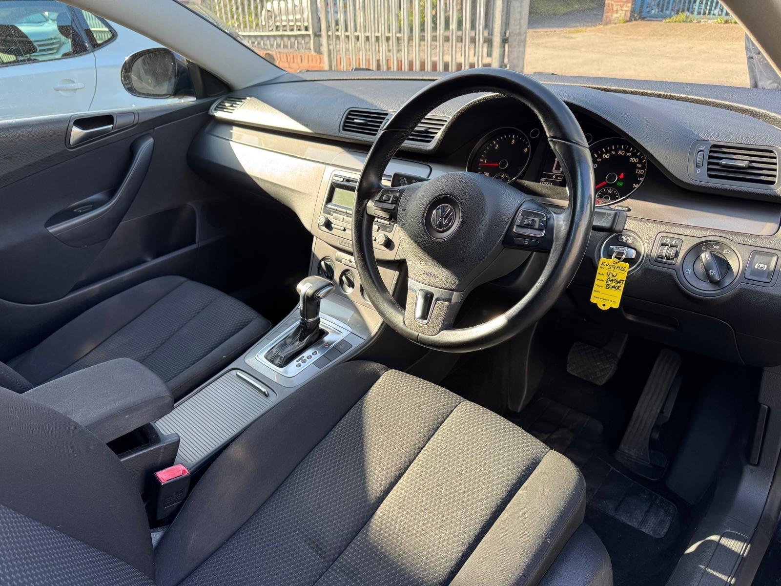 Volkswagen Passat - Image 16