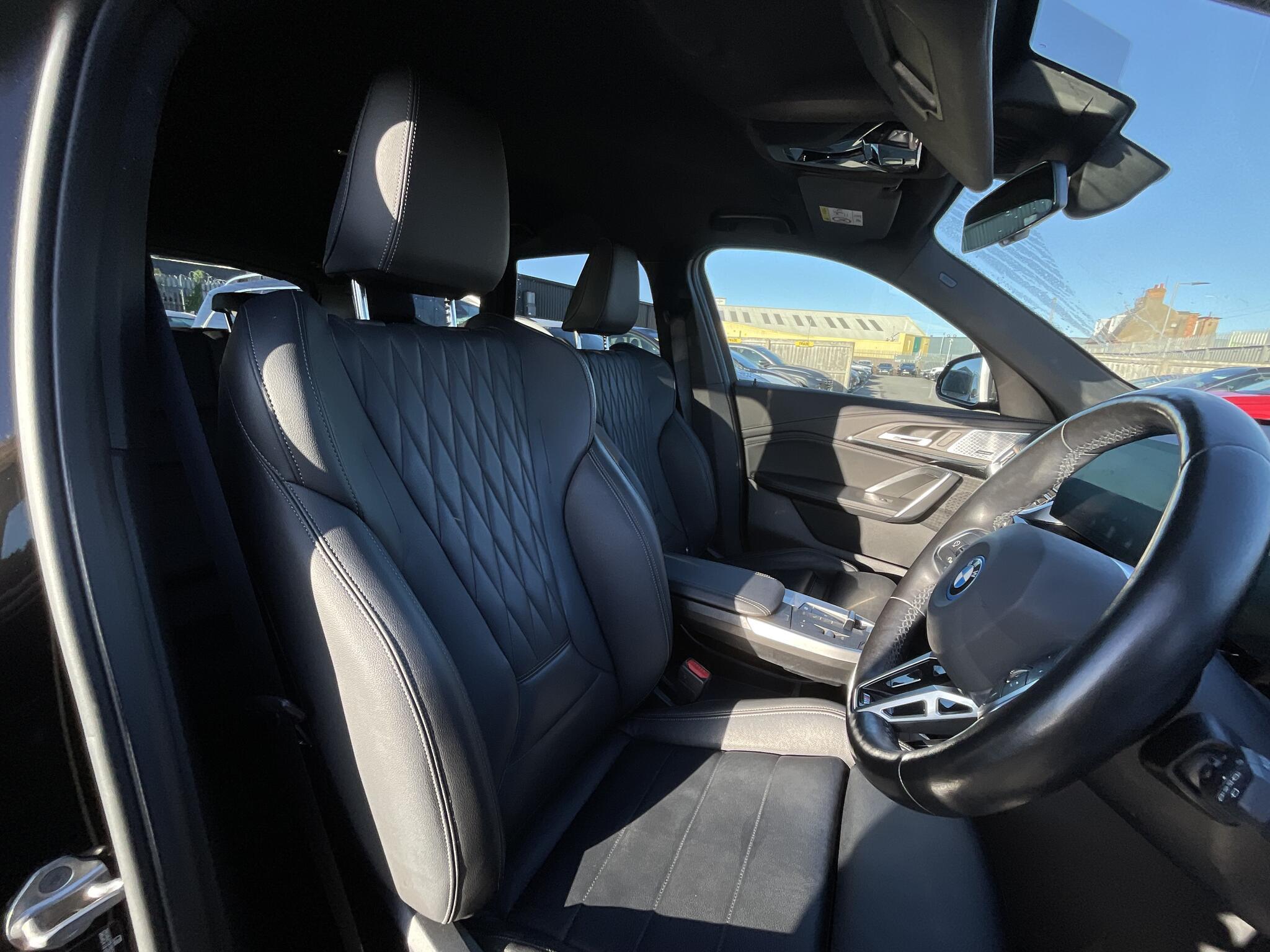 BMW iX1 - Image 8