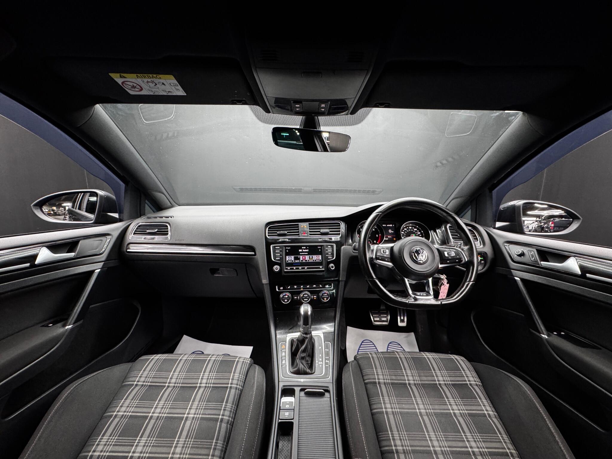 Volkswagen Golf - Image 16