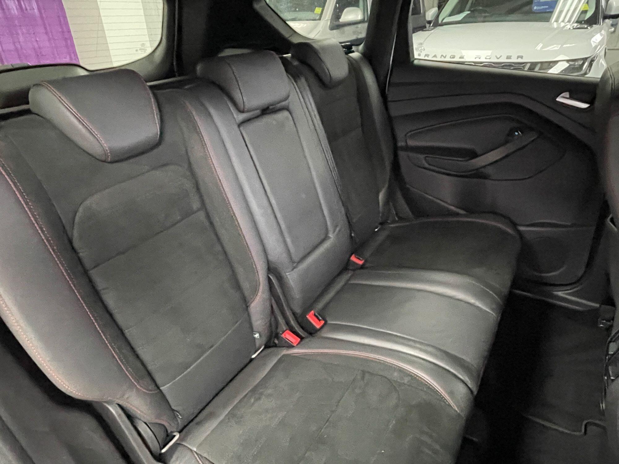 Ford Kuga - Image 27