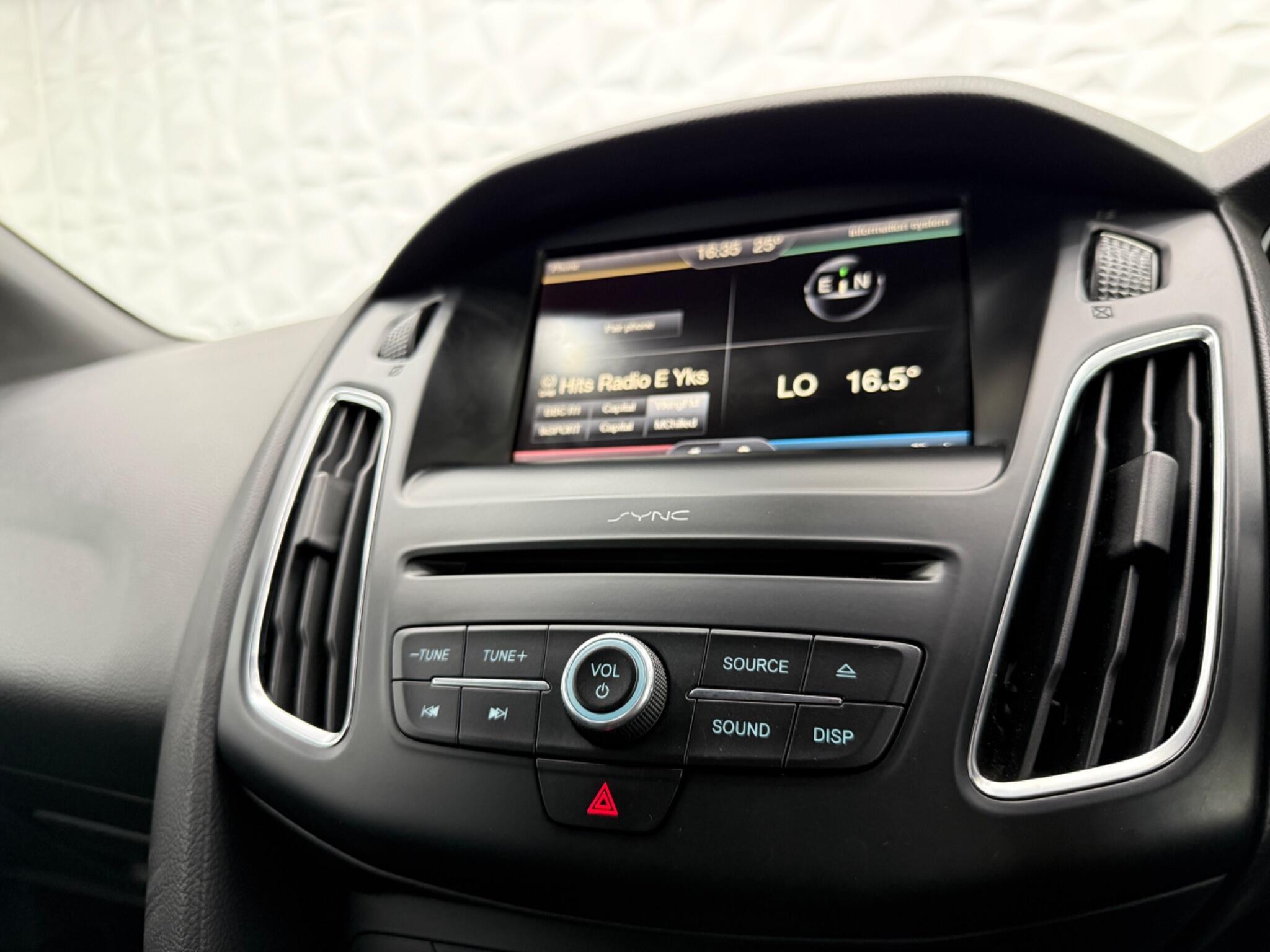 Ford Focus - Image 50