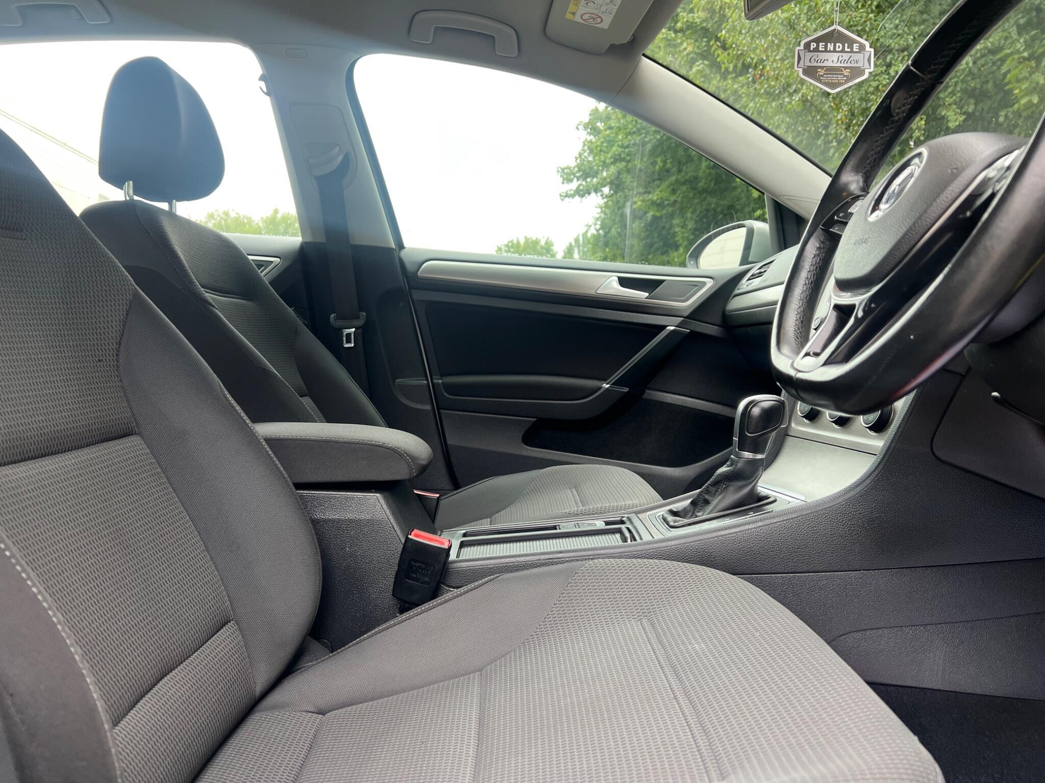 Volkswagen Golf - Image 13