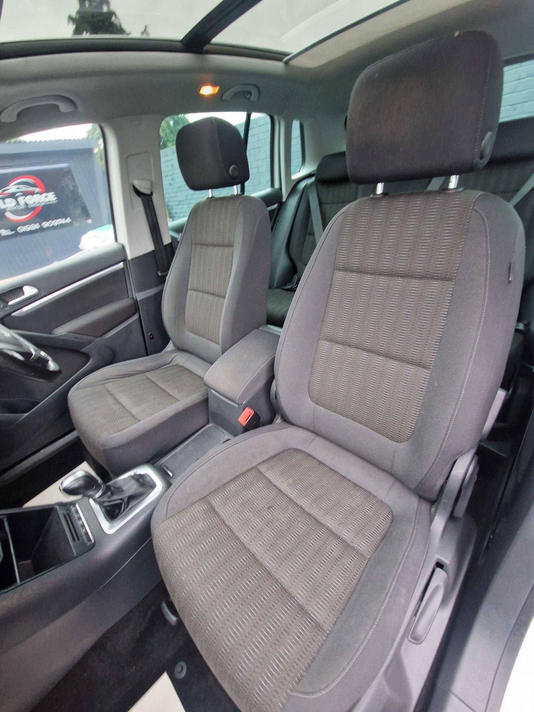 Volkswagen Tiguan - Image 37