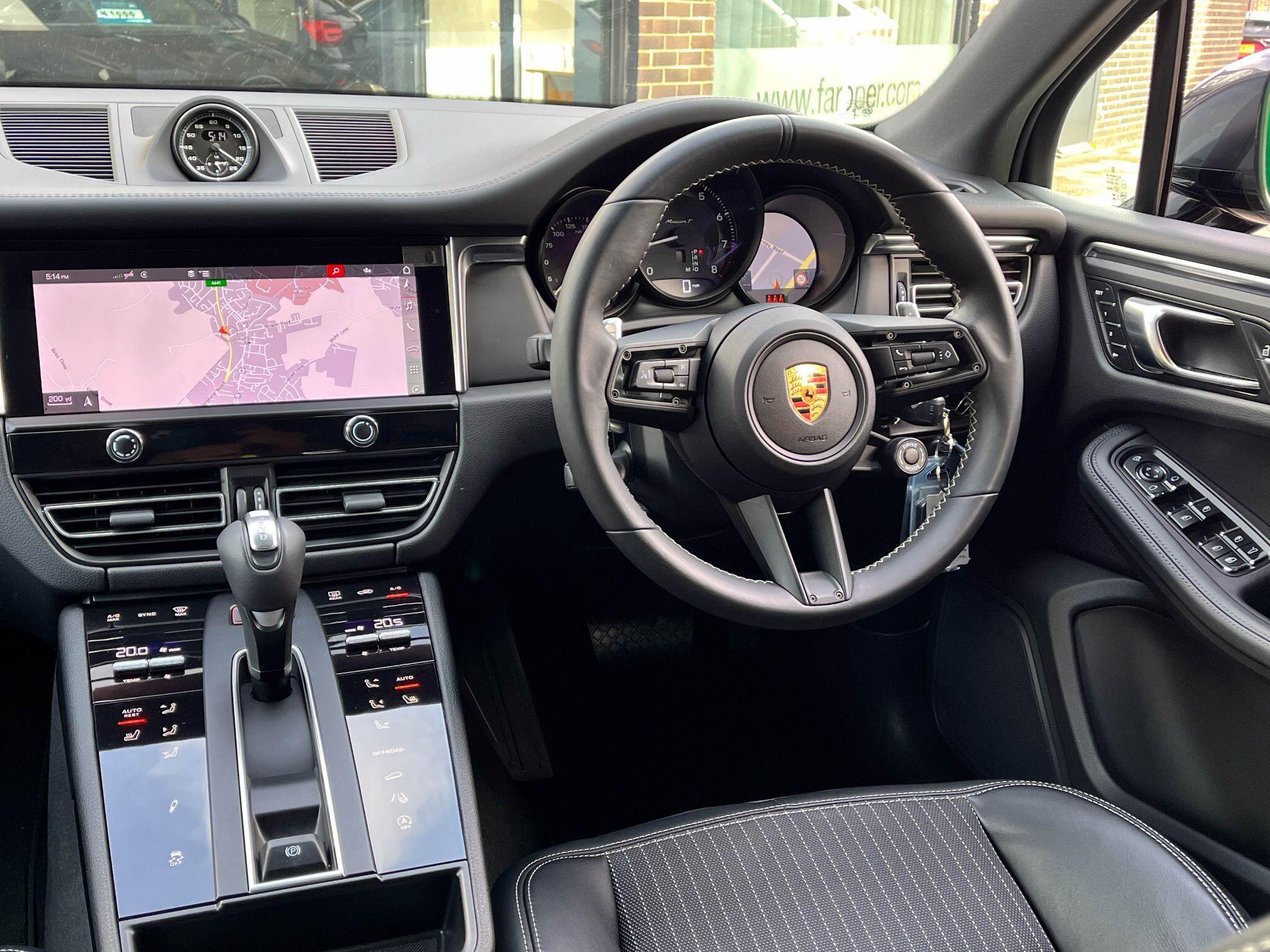 Porsche Macan - Image 17