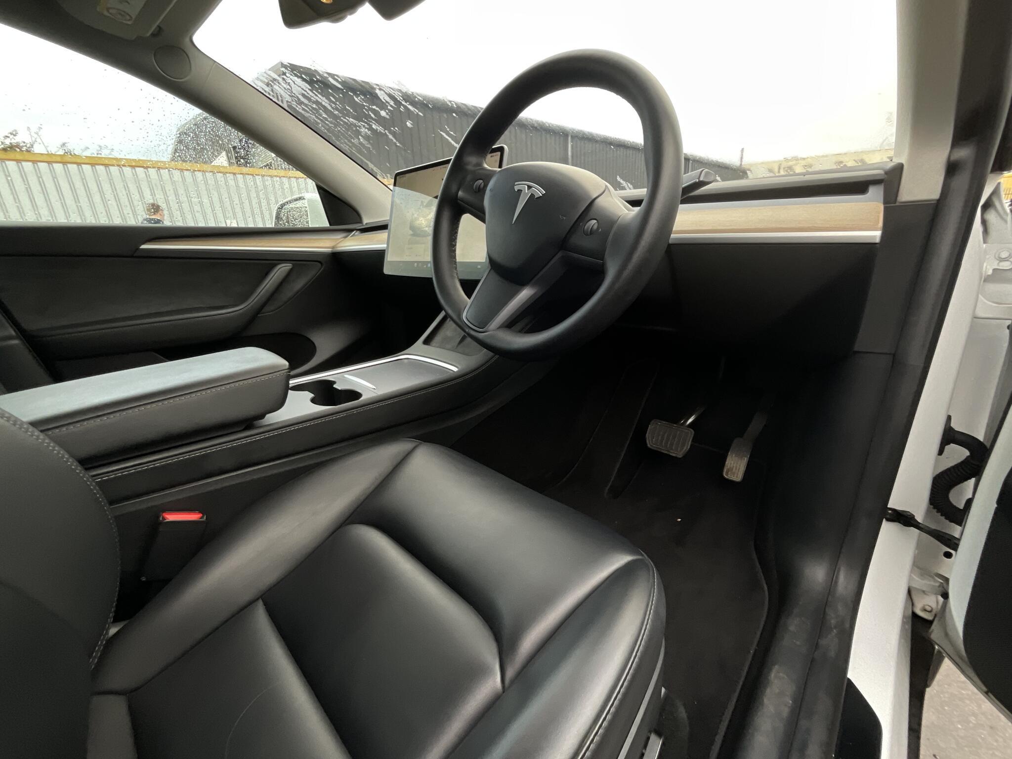 Tesla Model Y - Image 7