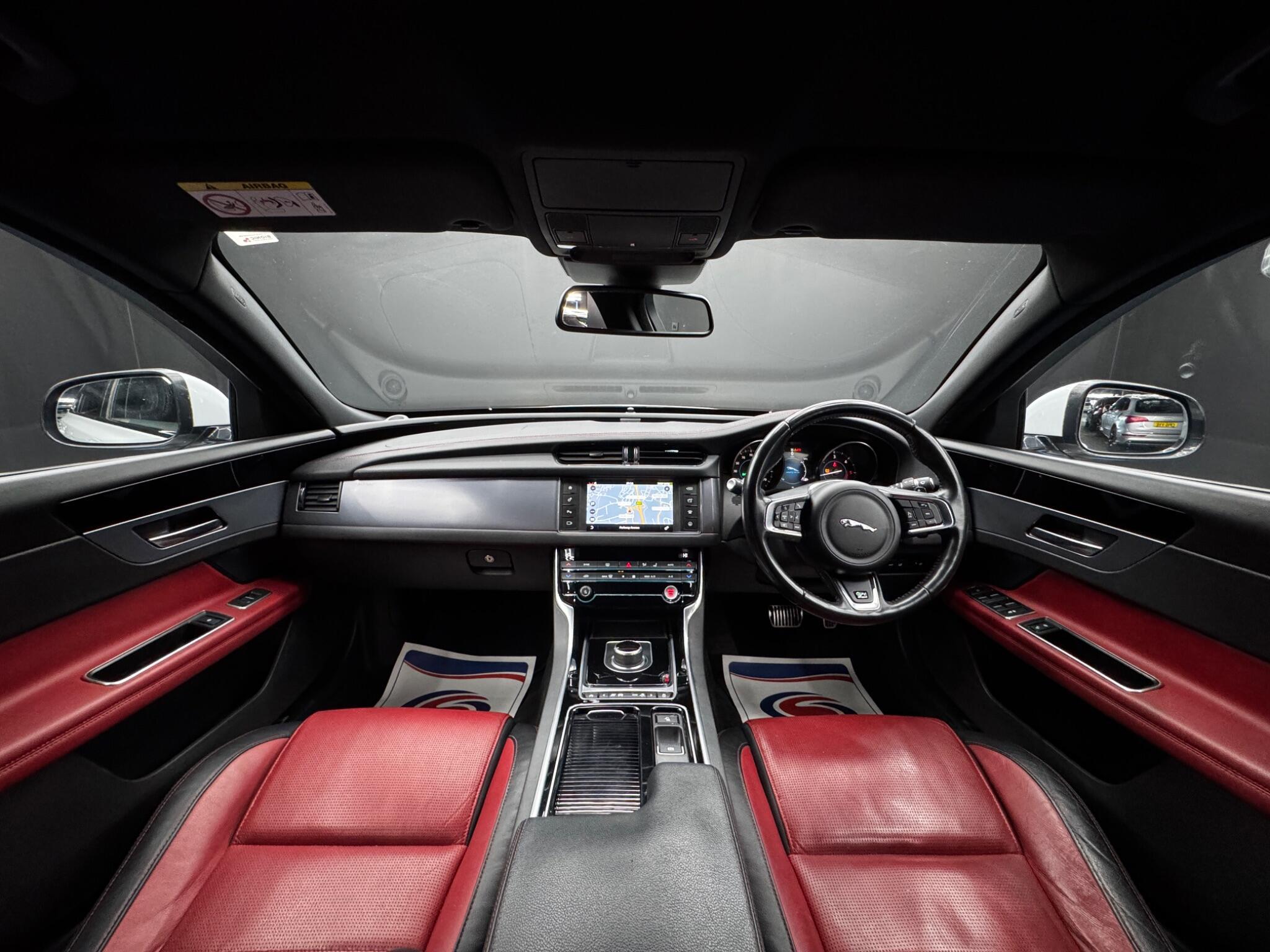 Jaguar XF - Image 17